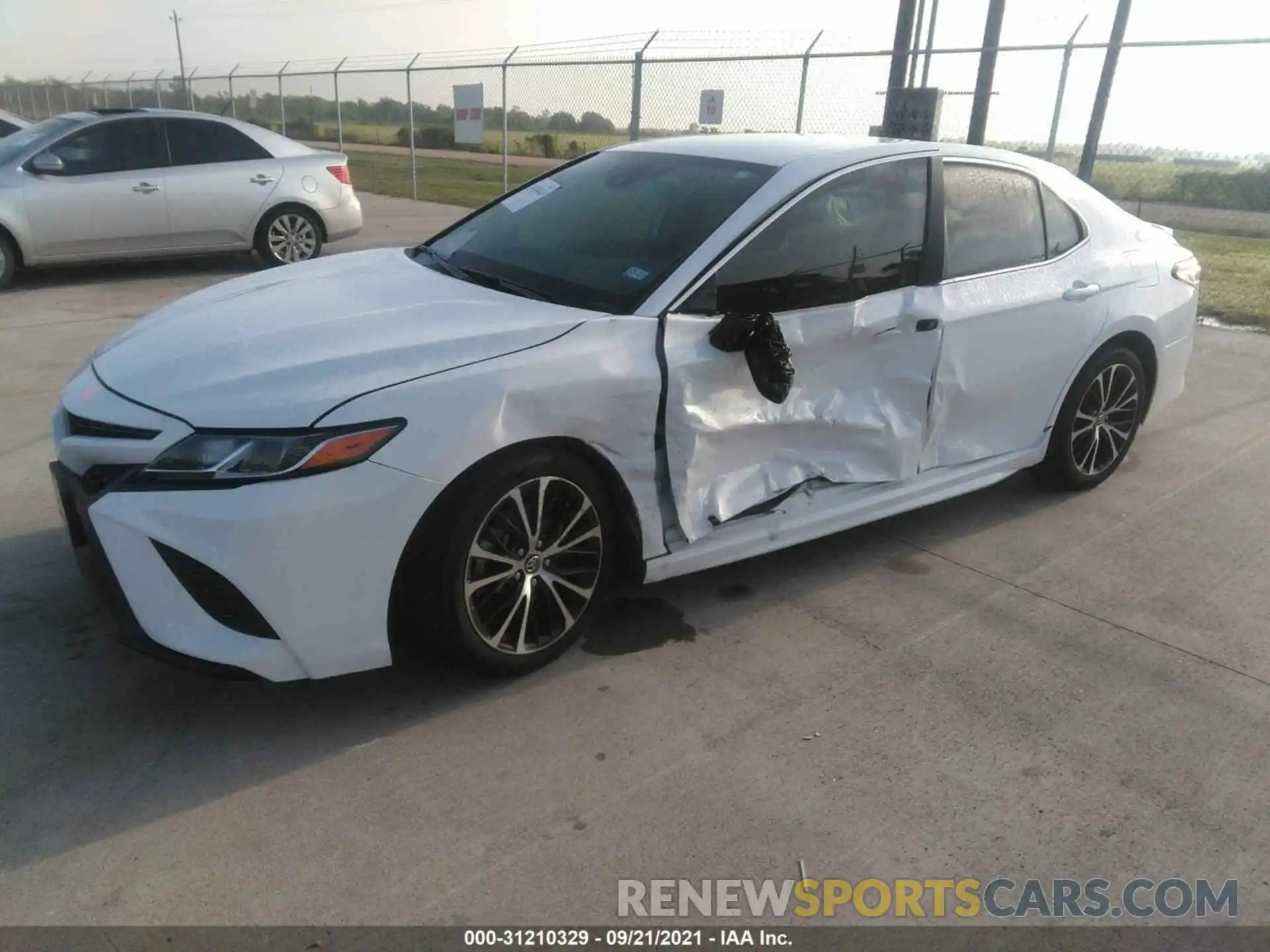 2 Photograph of a damaged car 4T1B11HK8KU819380 TOYOTA CAMRY 2019