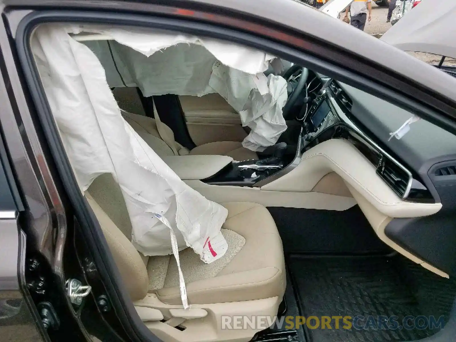 5 Photograph of a damaged car 4T1B11HK8KU820139 TOYOTA CAMRY 2019