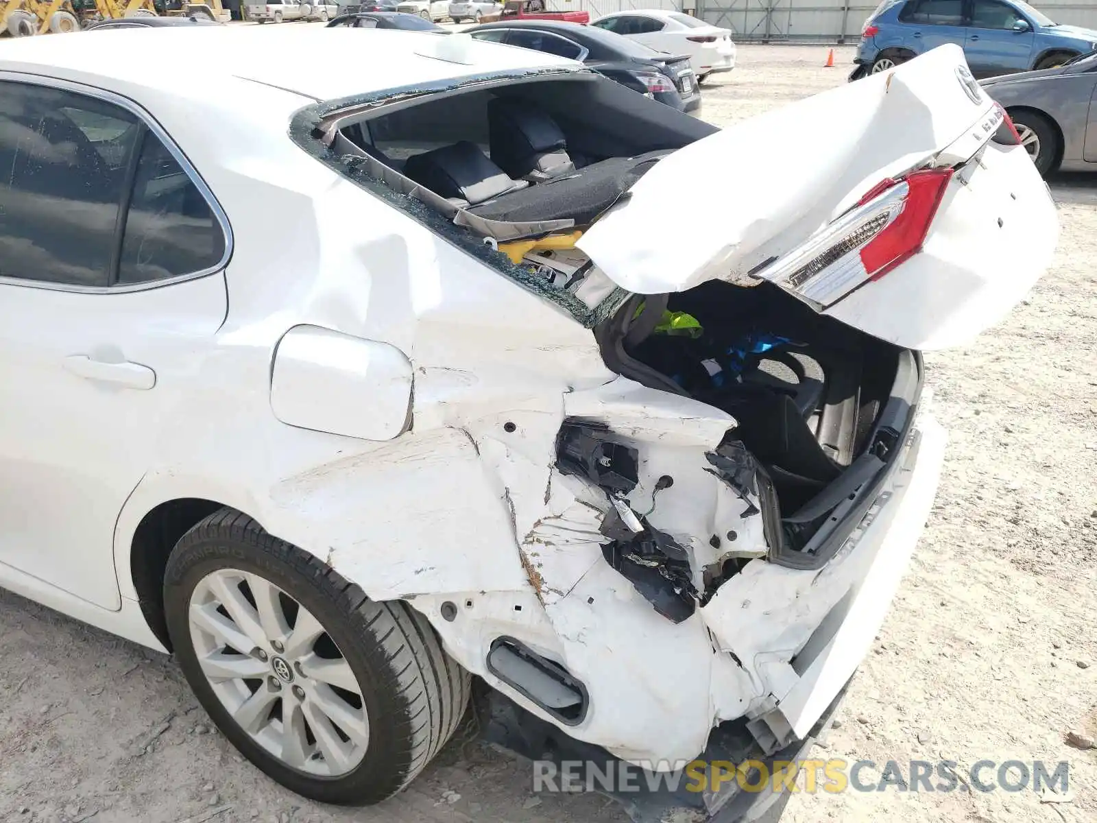 9 Photograph of a damaged car 4T1B11HK8KU820710 TOYOTA CAMRY 2019