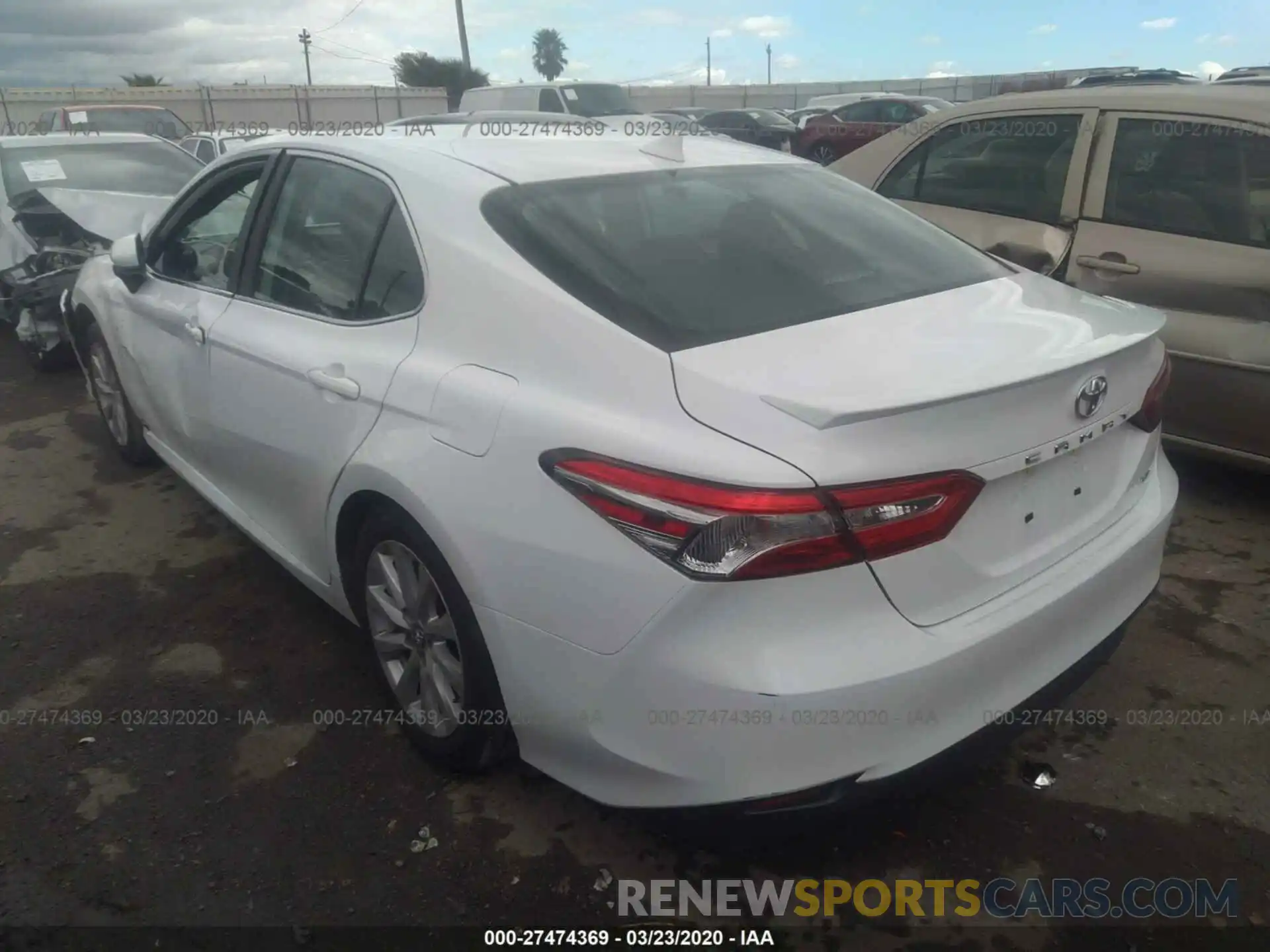 3 Фотография поврежденного автомобиля 4T1B11HK8KU821033 TOYOTA CAMRY 2019