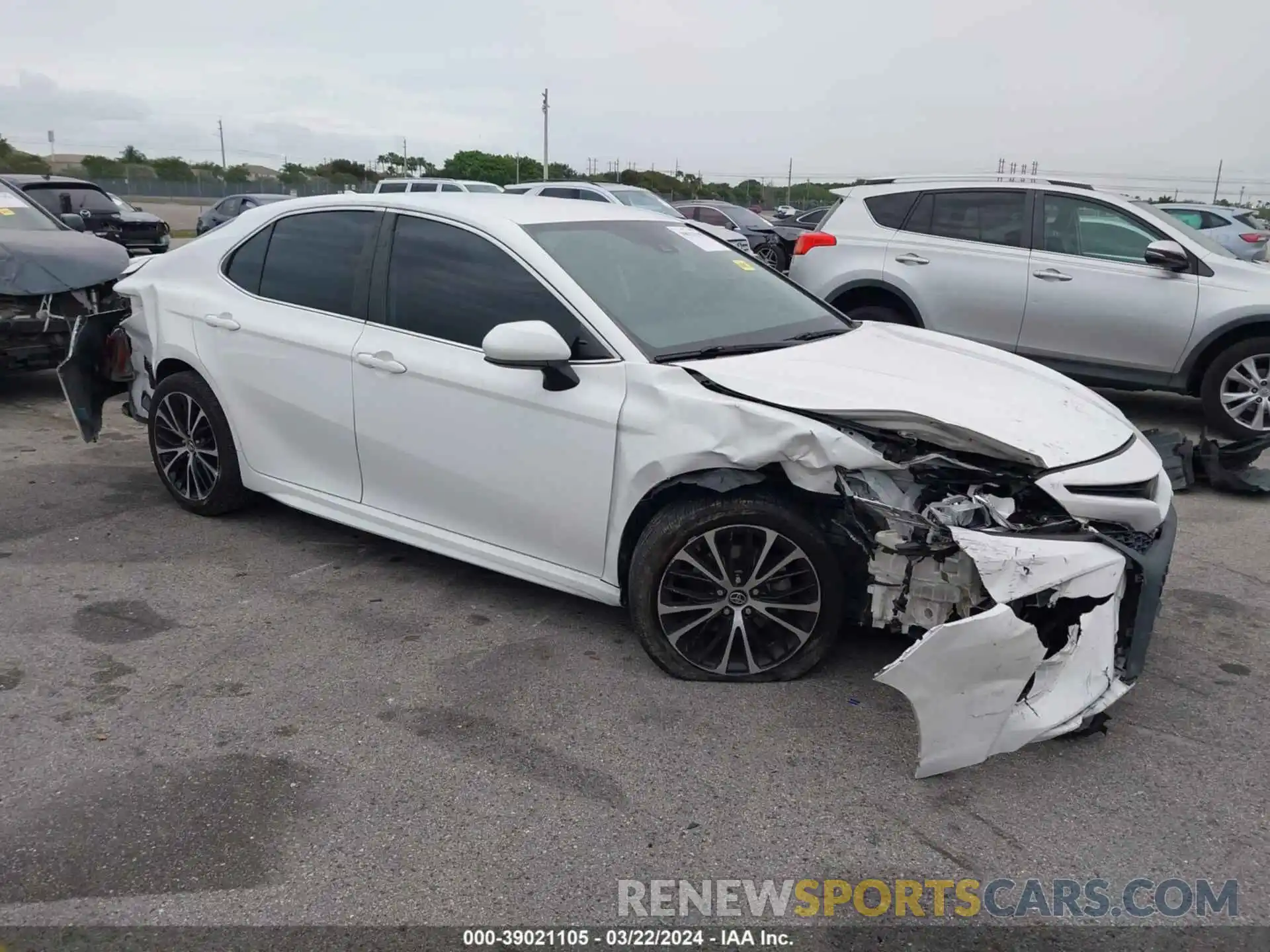 1 Photograph of a damaged car 4T1B11HK8KU821470 TOYOTA CAMRY 2019