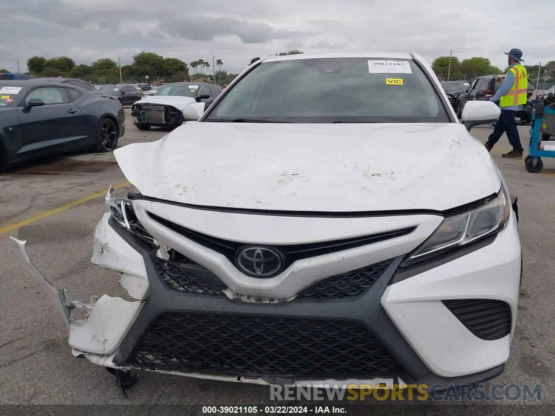 12 Photograph of a damaged car 4T1B11HK8KU821470 TOYOTA CAMRY 2019