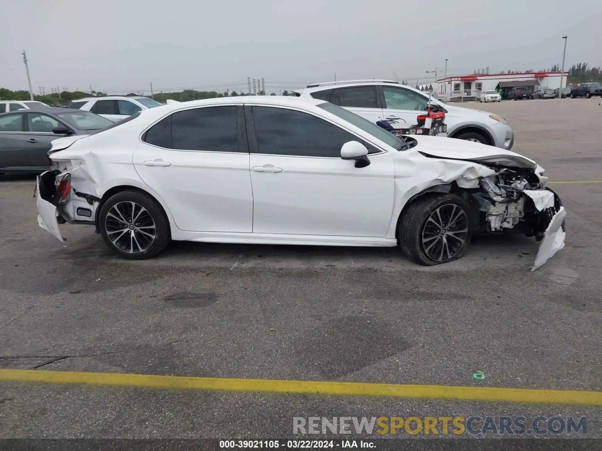 6 Photograph of a damaged car 4T1B11HK8KU821470 TOYOTA CAMRY 2019