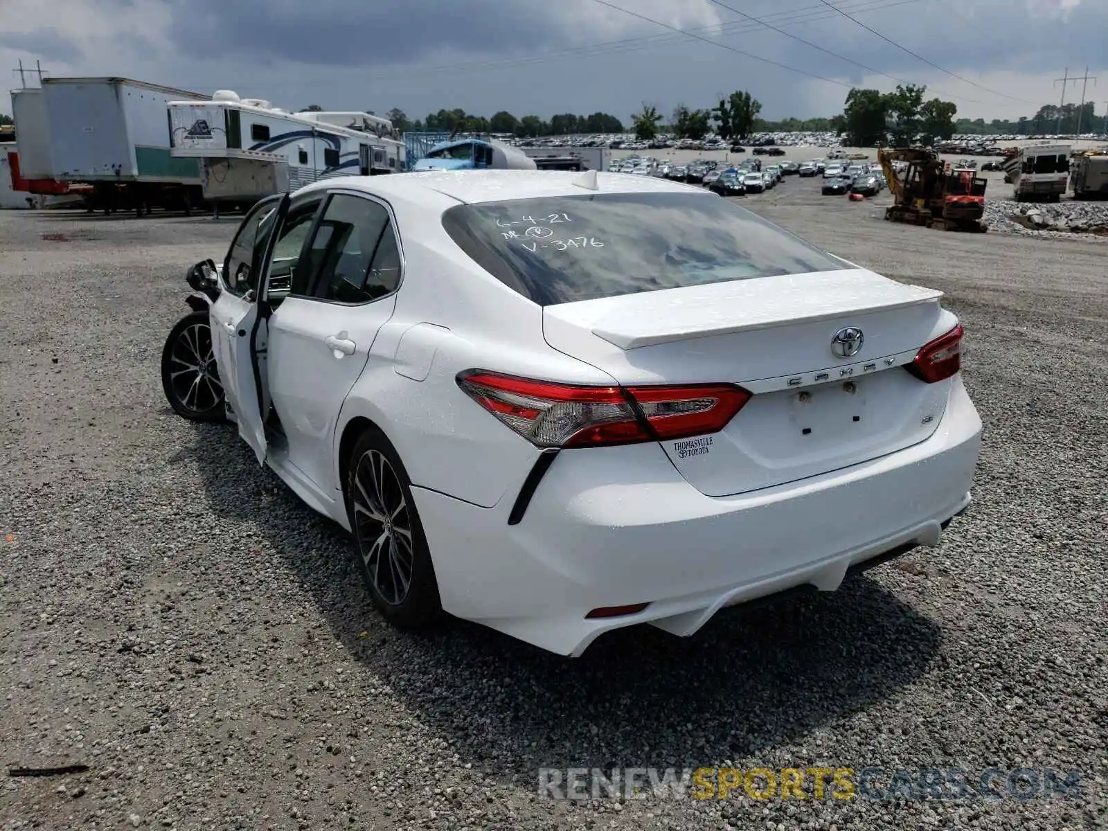 3 Photograph of a damaged car 4T1B11HK8KU823476 TOYOTA CAMRY 2019