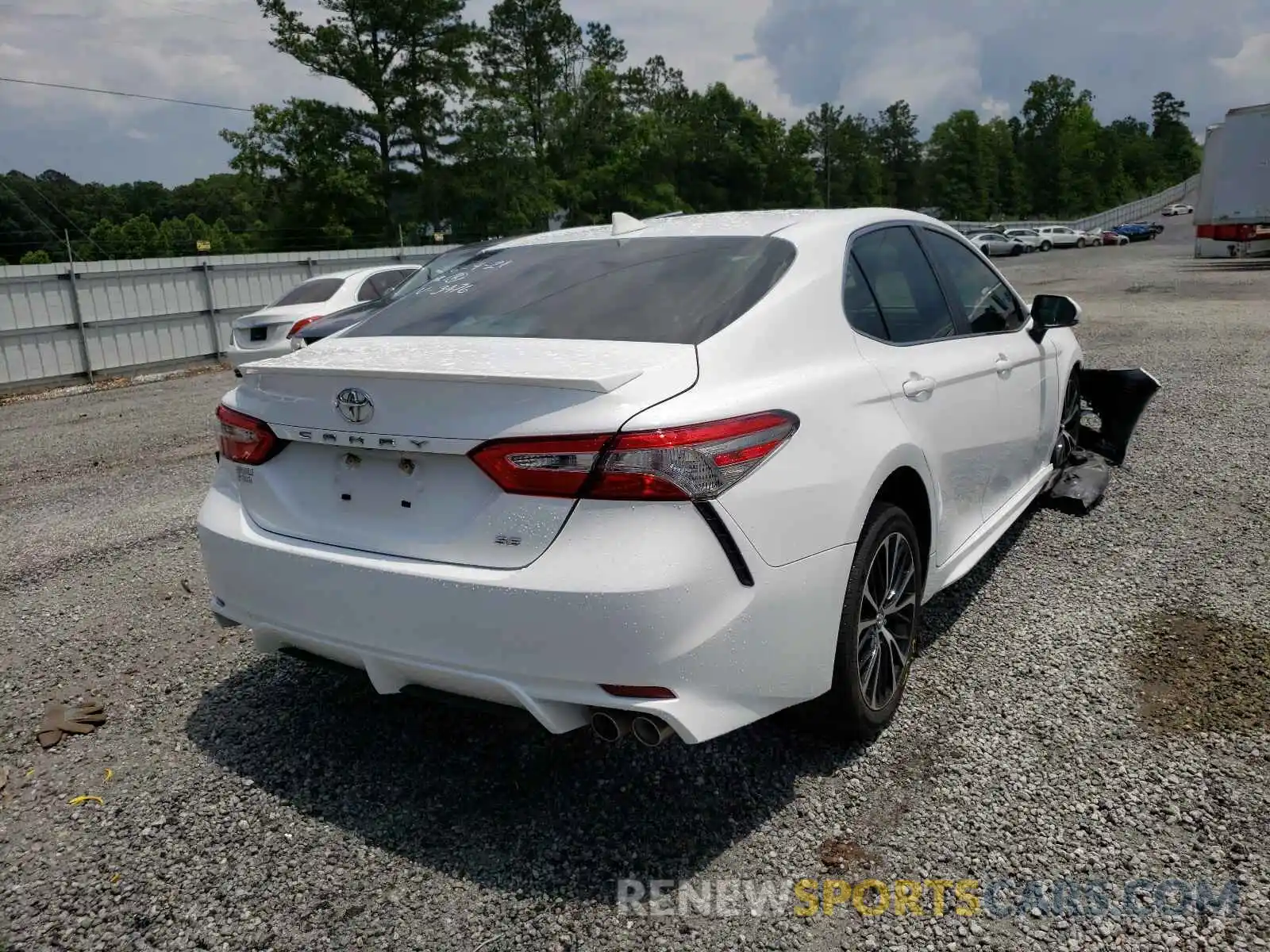 4 Photograph of a damaged car 4T1B11HK8KU823476 TOYOTA CAMRY 2019