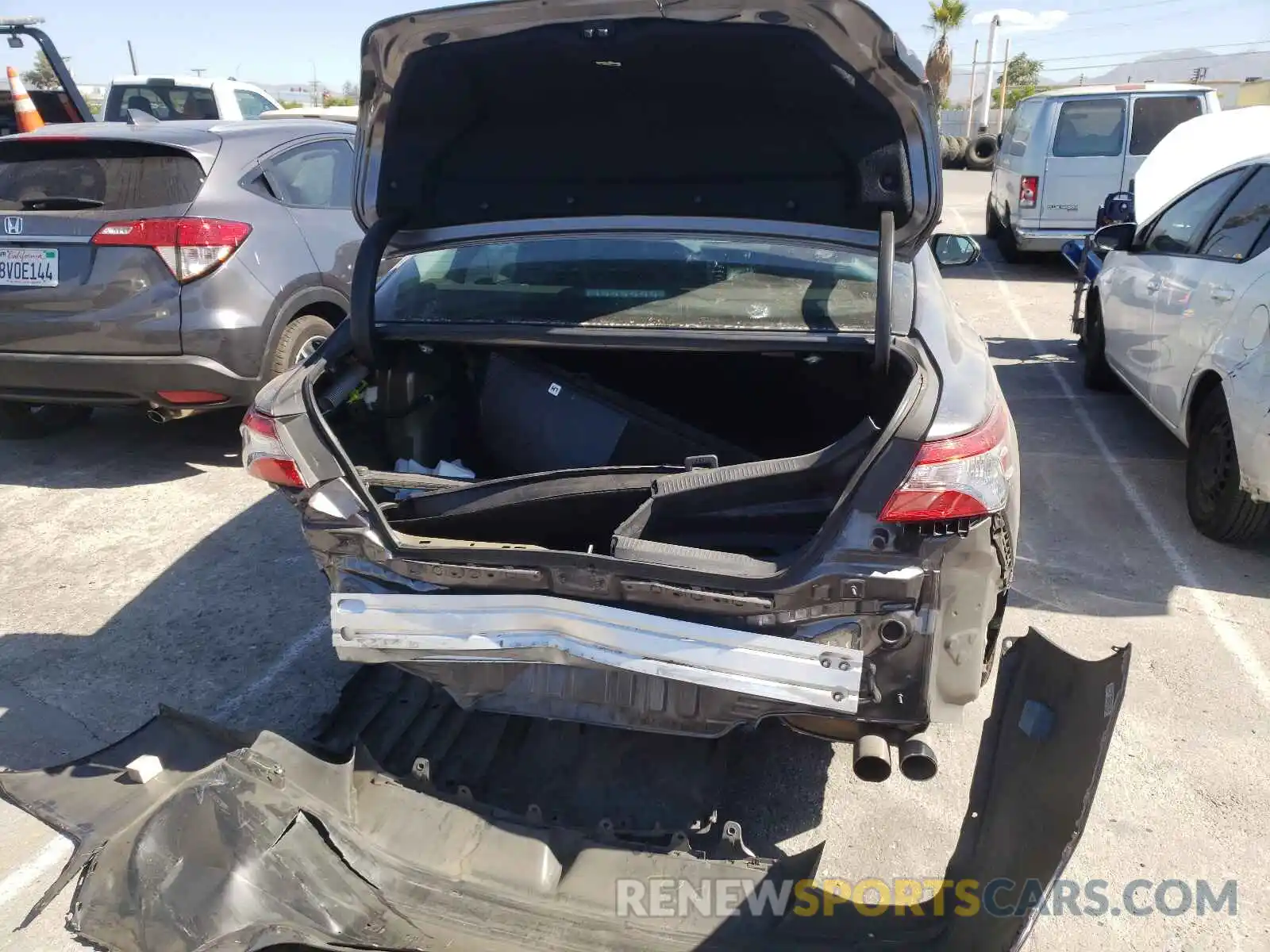 9 Photograph of a damaged car 4T1B11HK8KU823820 TOYOTA CAMRY 2019