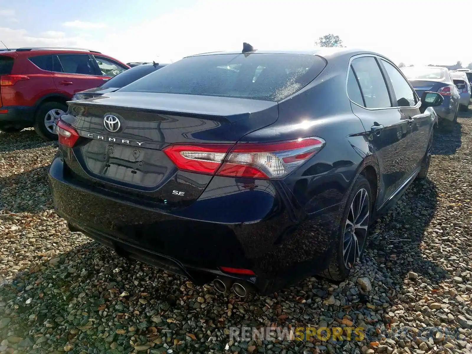 4 Фотография поврежденного автомобиля 4T1B11HK8KU824580 TOYOTA CAMRY 2019