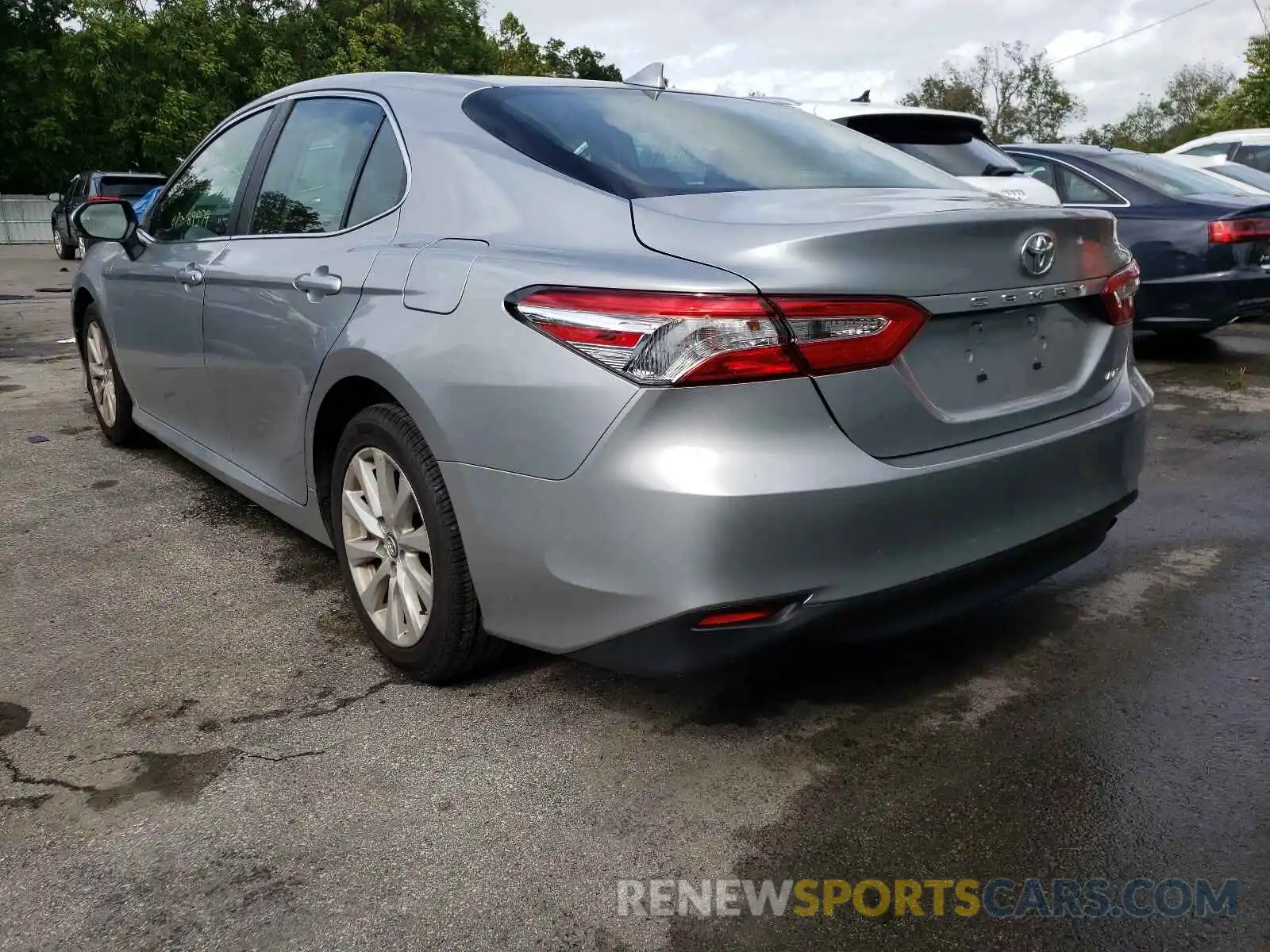 3 Photograph of a damaged car 4T1B11HK8KU825504 TOYOTA CAMRY 2019