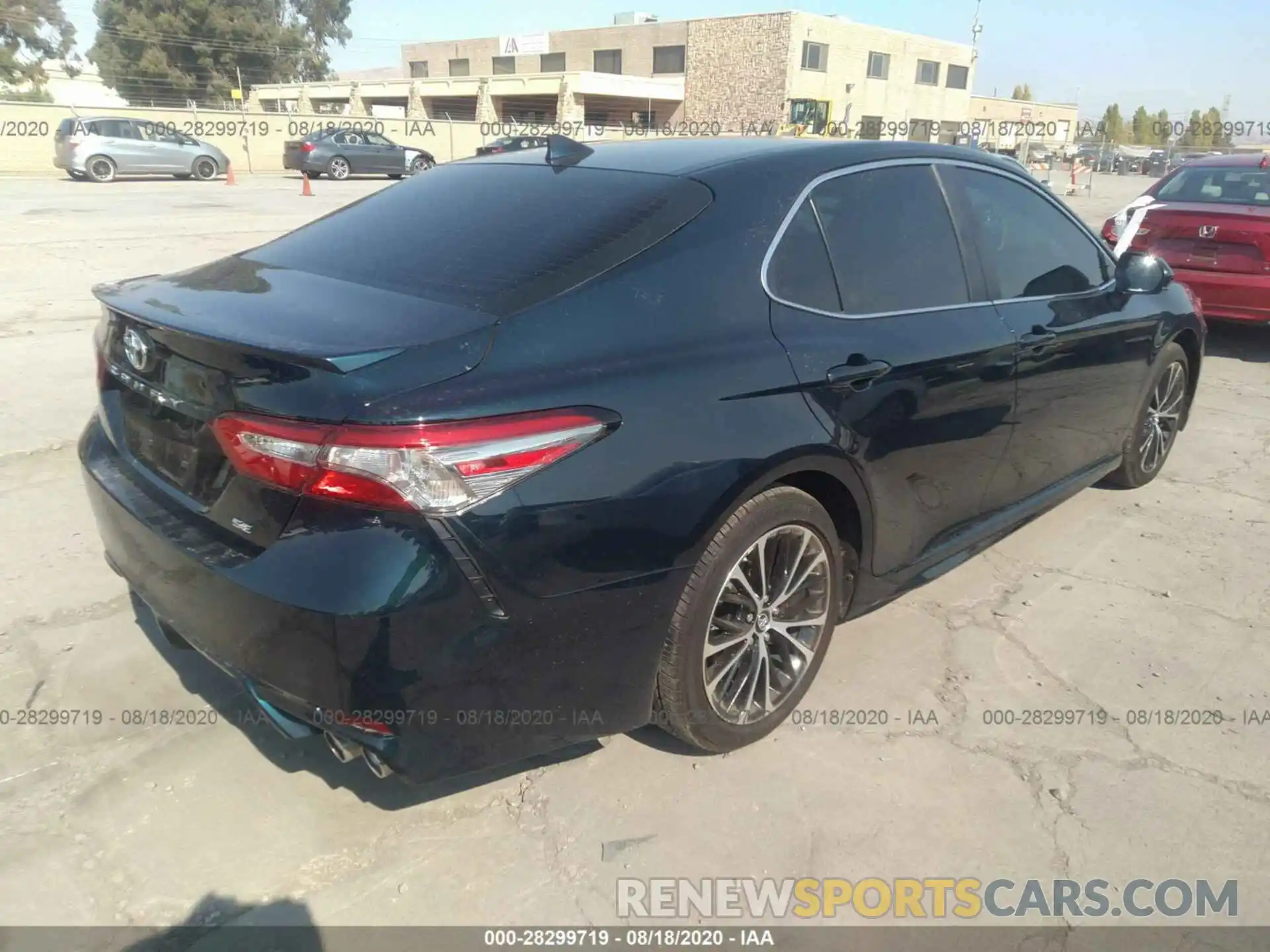 4 Photograph of a damaged car 4T1B11HK8KU826510 TOYOTA CAMRY 2019