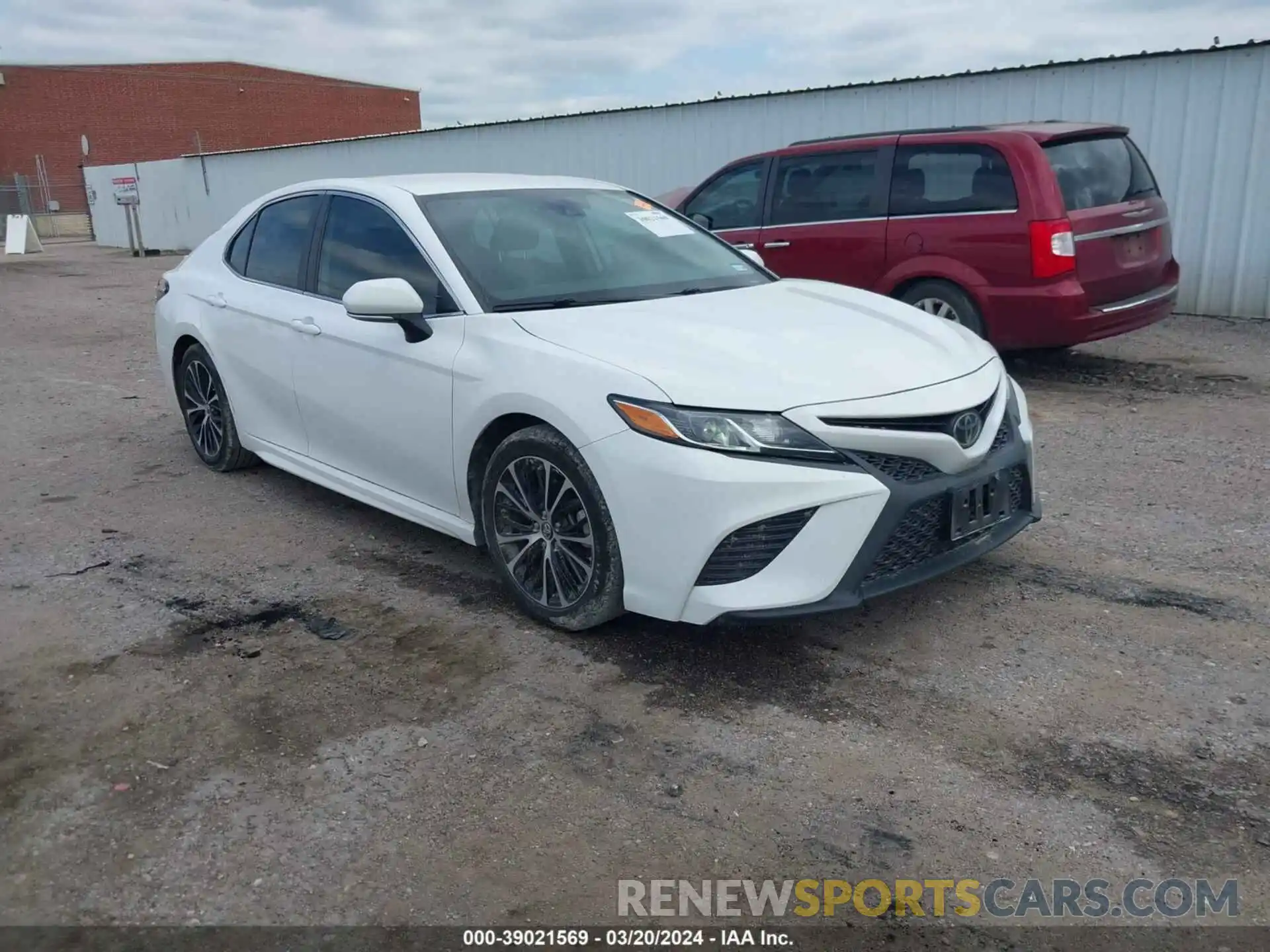 1 Photograph of a damaged car 4T1B11HK8KU827785 TOYOTA CAMRY 2019