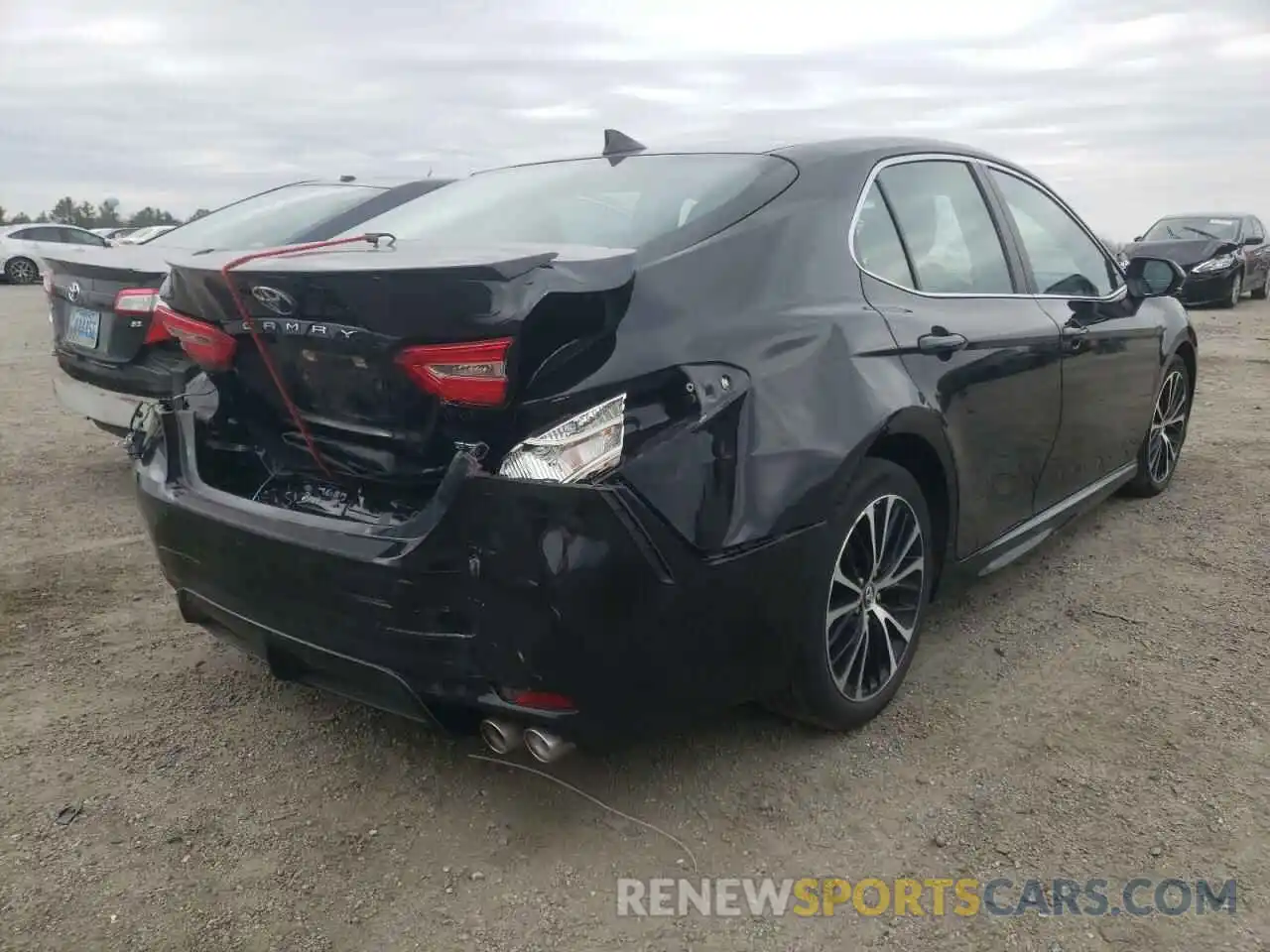 4 Photograph of a damaged car 4T1B11HK8KU831044 TOYOTA CAMRY 2019