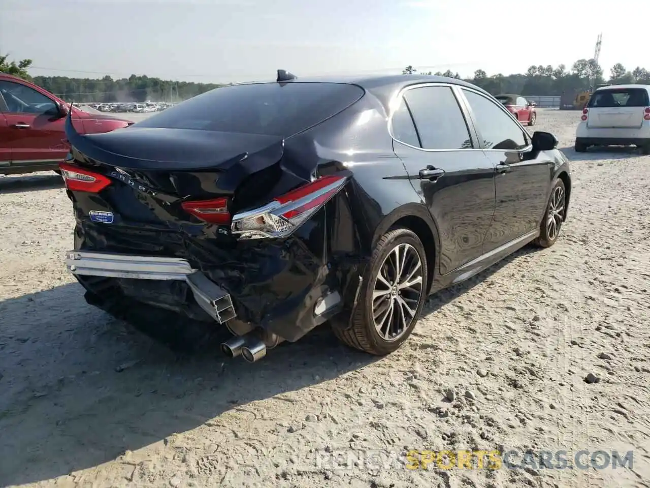 4 Photograph of a damaged car 4T1B11HK8KU832632 TOYOTA CAMRY 2019