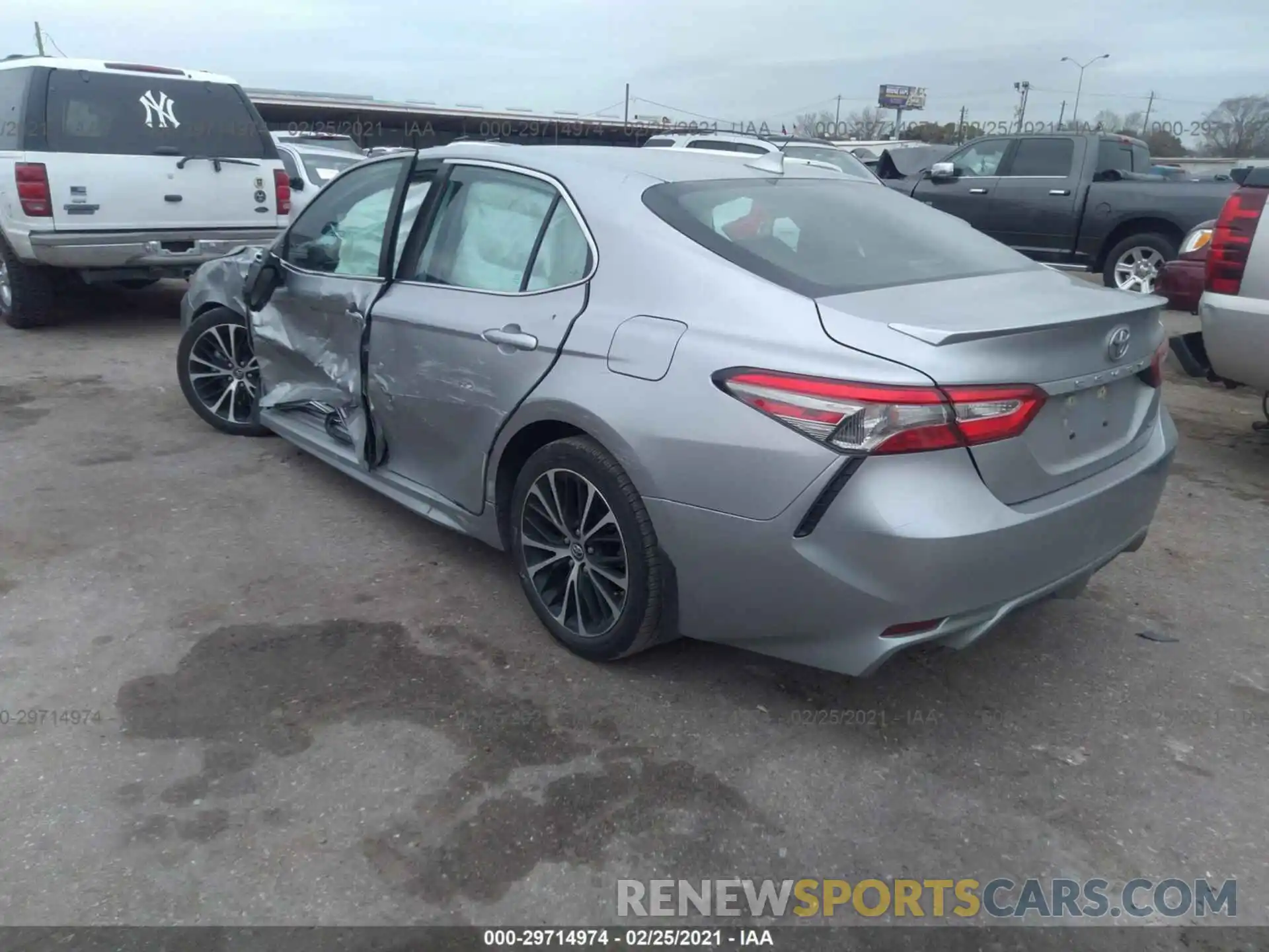 3 Photograph of a damaged car 4T1B11HK8KU835238 TOYOTA CAMRY 2019