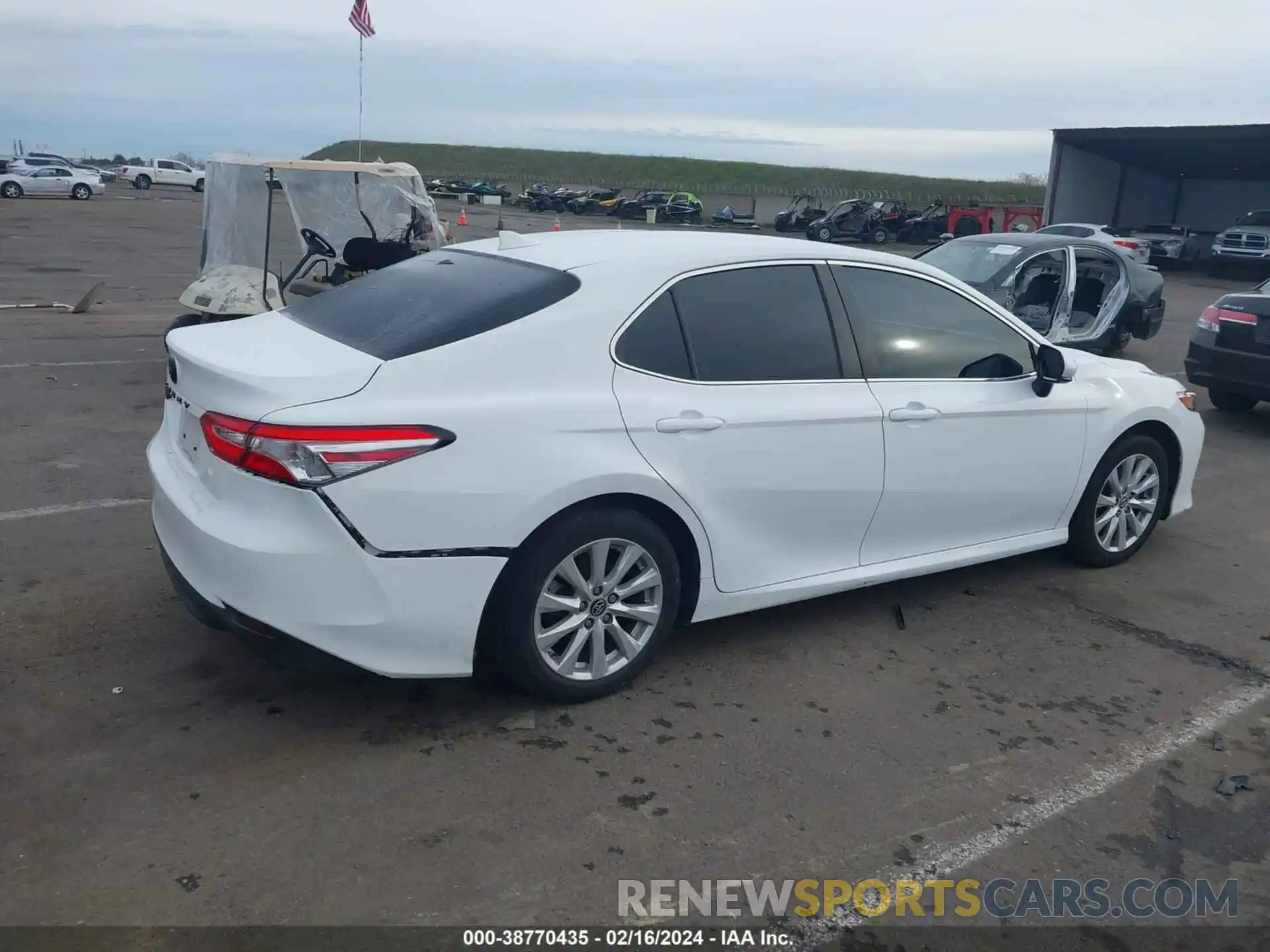 4 Фотография поврежденного автомобиля 4T1B11HK8KU837121 TOYOTA CAMRY 2019