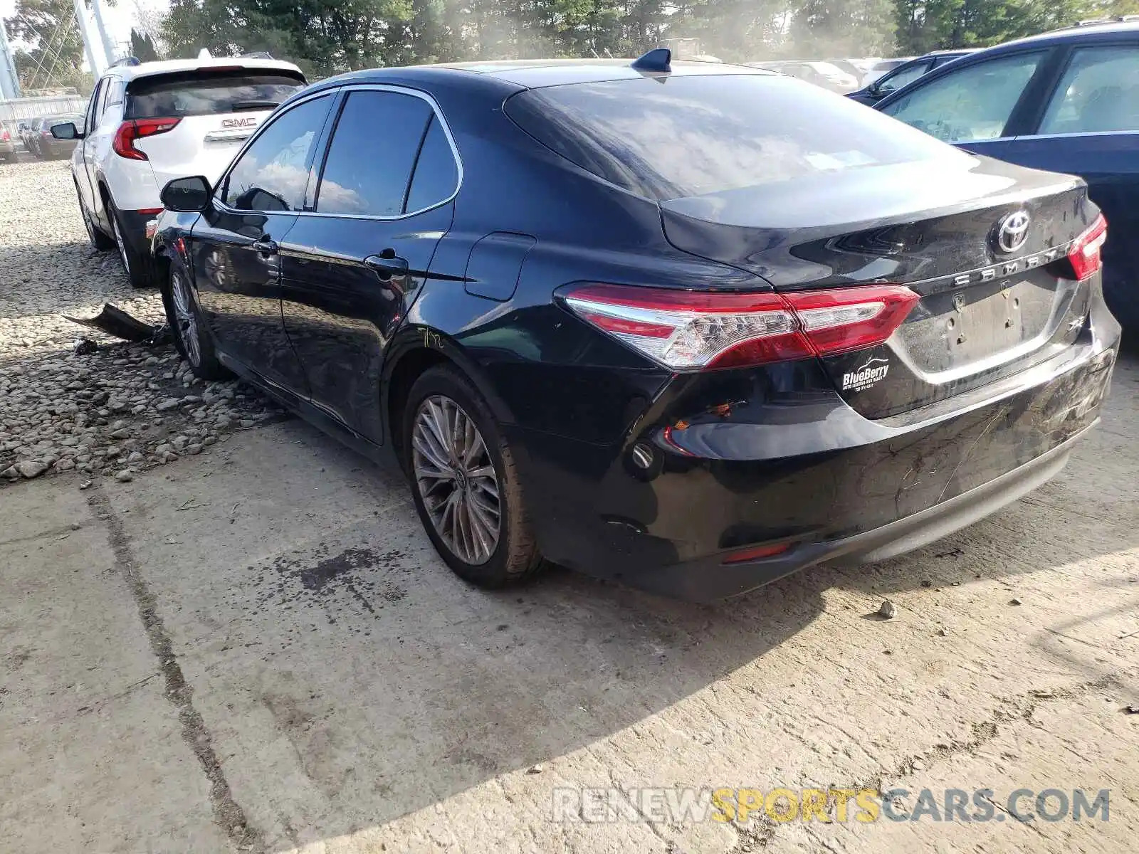 3 Фотография поврежденного автомобиля 4T1B11HK8KU838978 TOYOTA CAMRY 2019