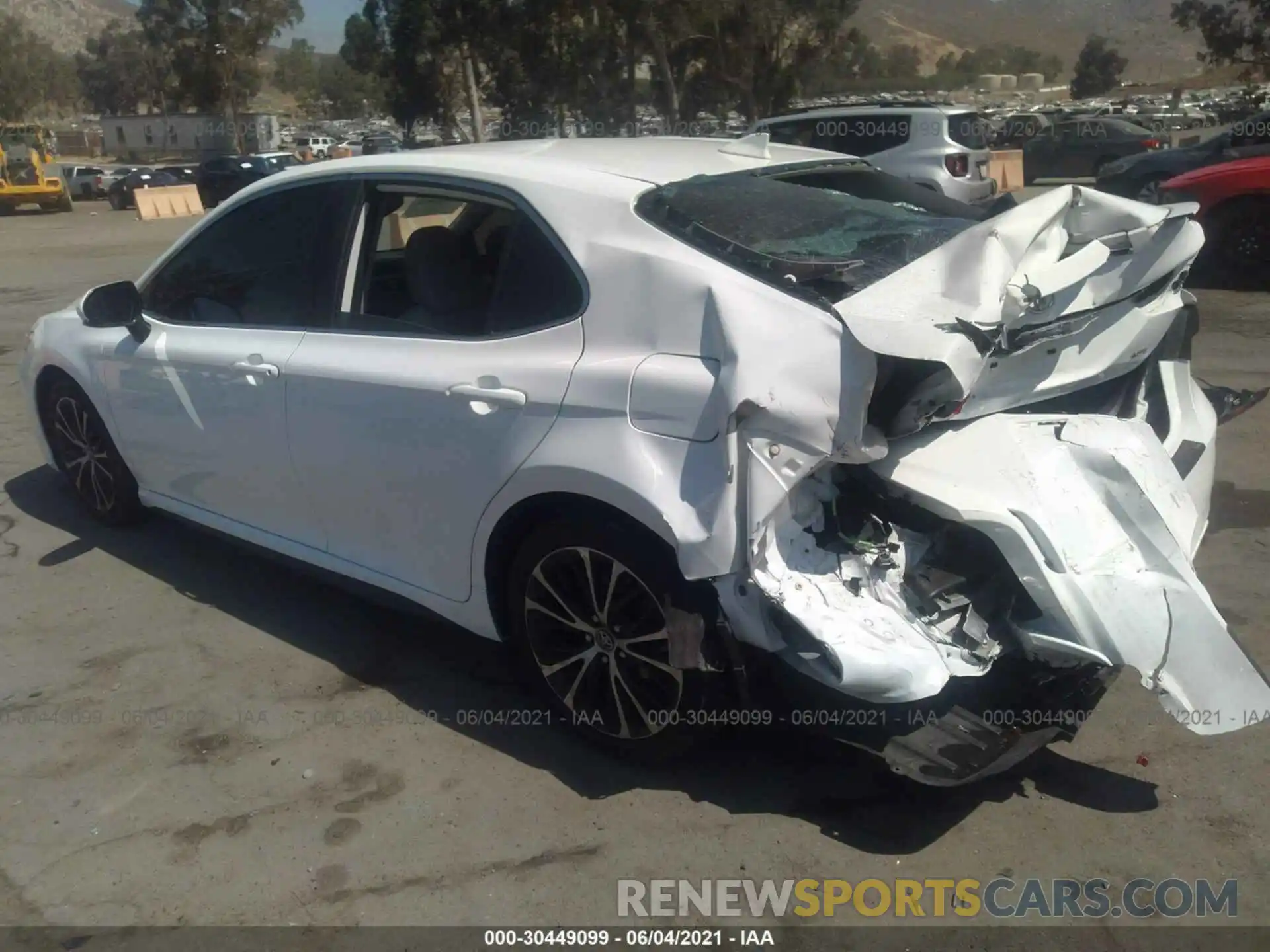 3 Photograph of a damaged car 4T1B11HK8KU839712 TOYOTA CAMRY 2019