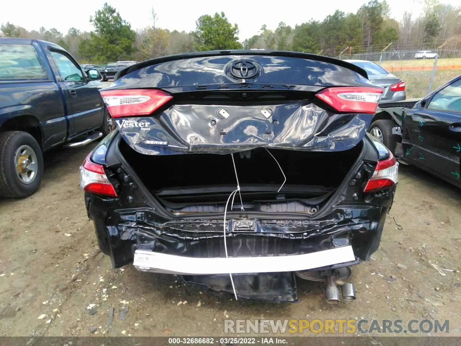 6 Photograph of a damaged car 4T1B11HK8KU844134 TOYOTA CAMRY 2019