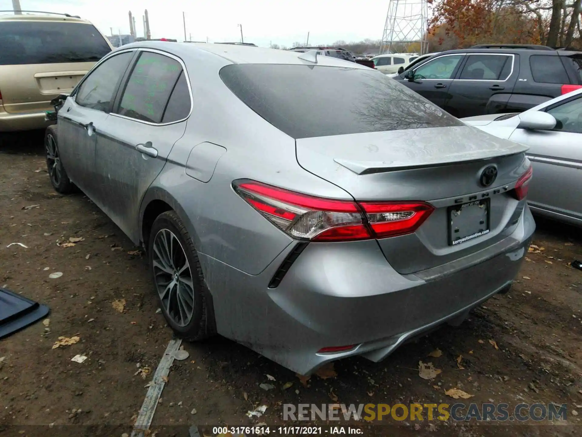 3 Photograph of a damaged car 4T1B11HK8KU844246 TOYOTA CAMRY 2019