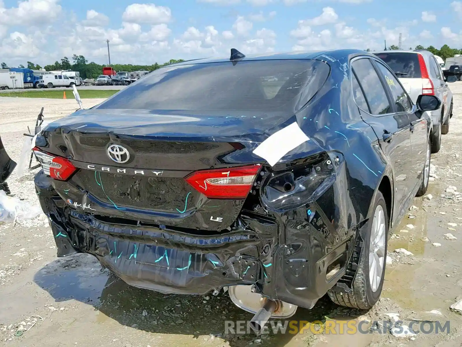 4 Фотография поврежденного автомобиля 4T1B11HK8KU845199 TOYOTA CAMRY 2019