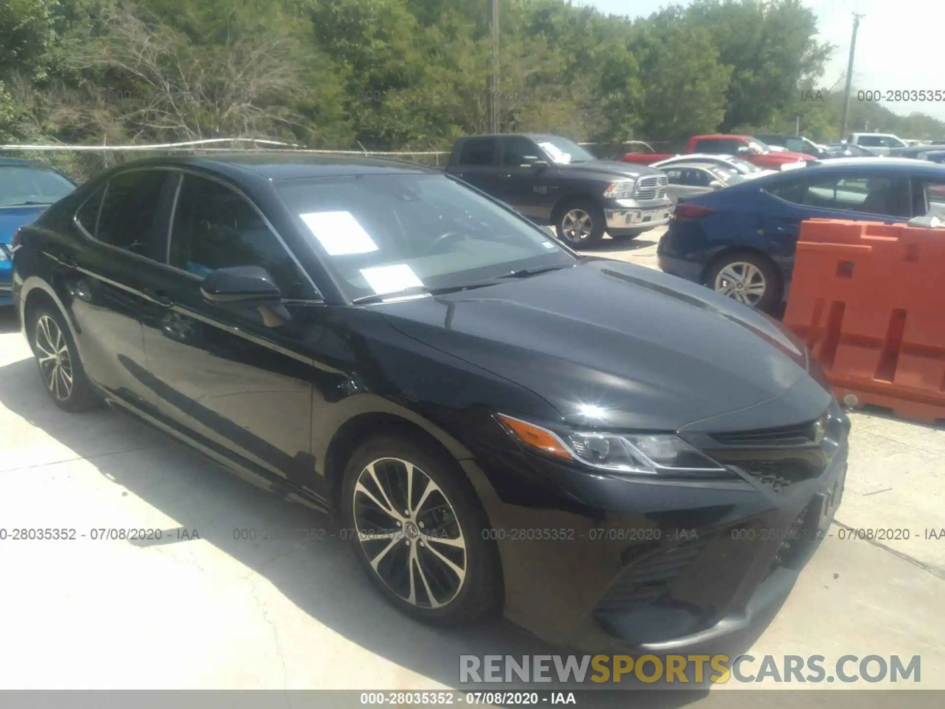 1 Photograph of a damaged car 4T1B11HK8KU846529 TOYOTA CAMRY 2019