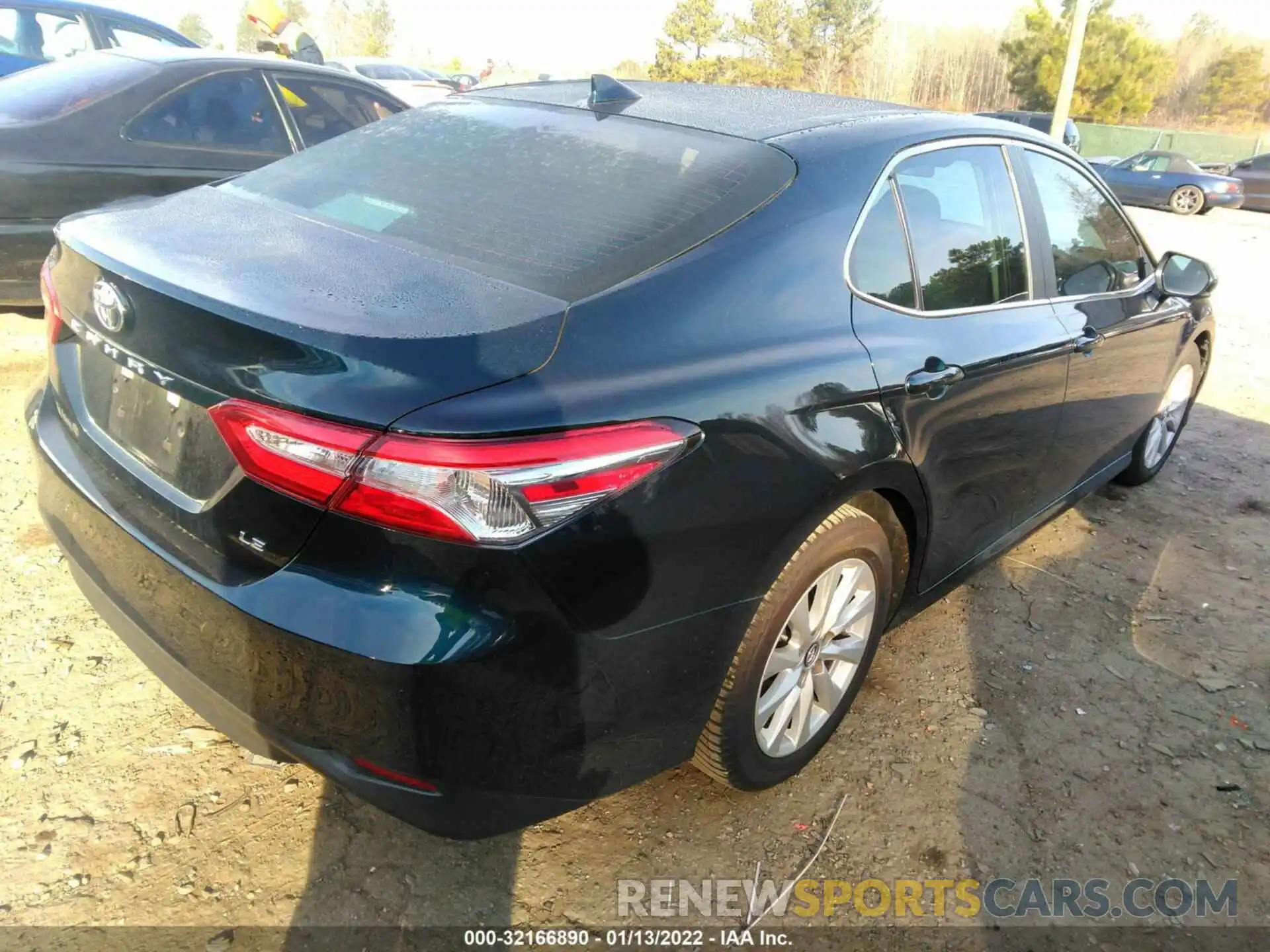 4 Фотография поврежденного автомобиля 4T1B11HK8KU847079 TOYOTA CAMRY 2019