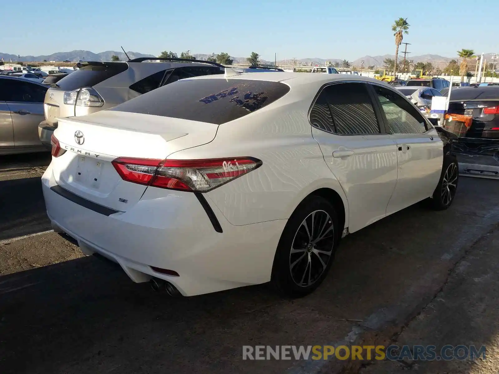 4 Photograph of a damaged car 4T1B11HK8KU851424 TOYOTA CAMRY 2019