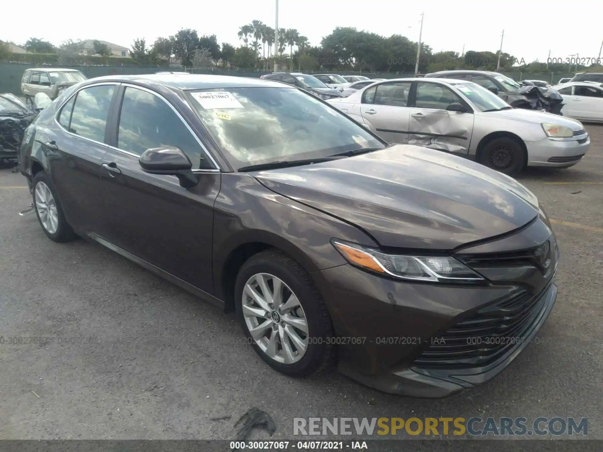 1 Photograph of a damaged car 4T1B11HK8KU853349 TOYOTA CAMRY 2019