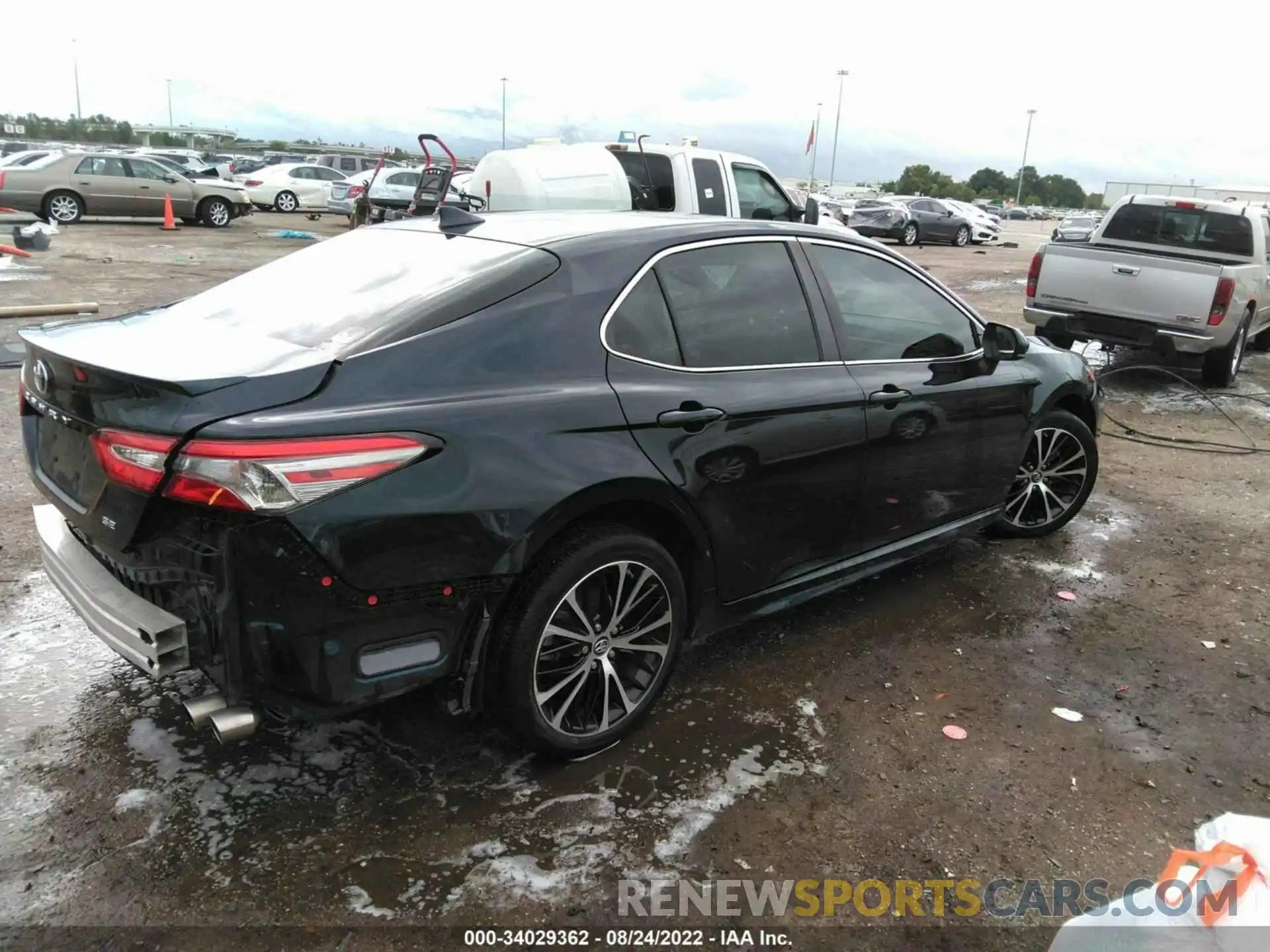 4 Photograph of a damaged car 4T1B11HK8KU854386 TOYOTA CAMRY 2019