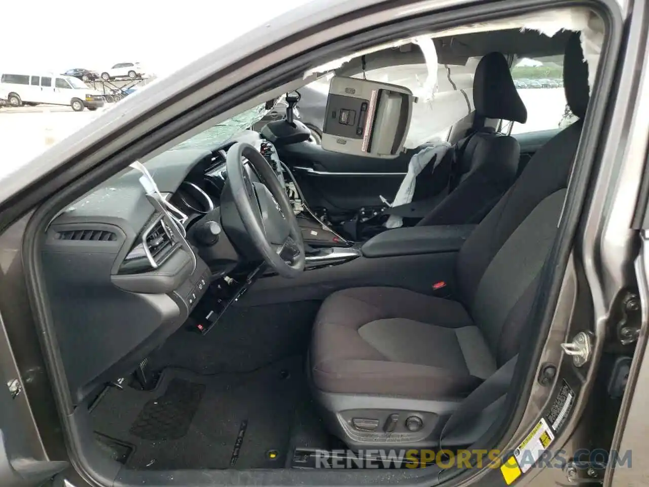 5 Photograph of a damaged car 4T1B11HK8KU855814 TOYOTA CAMRY 2019