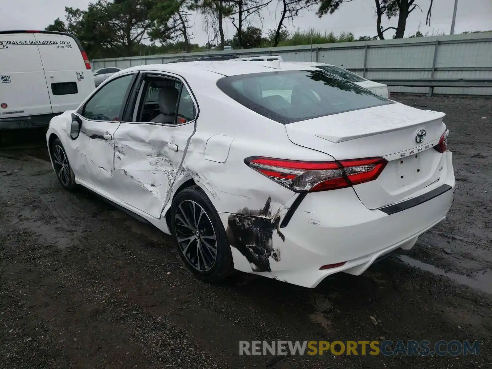 3 Photograph of a damaged car 4T1B11HK9KU159723 TOYOTA CAMRY 2019