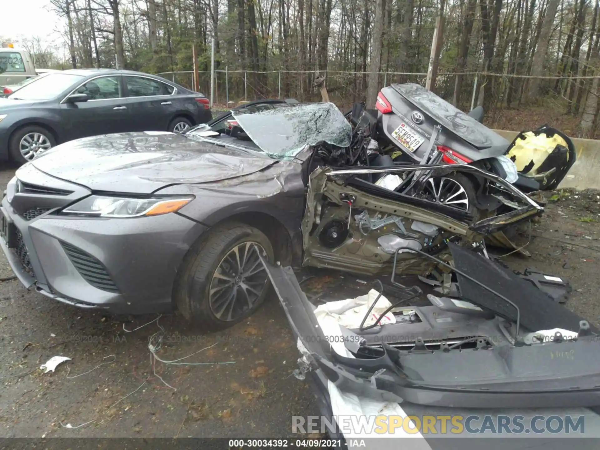 2 Photograph of a damaged car 4T1B11HK9KU160340 TOYOTA CAMRY 2019