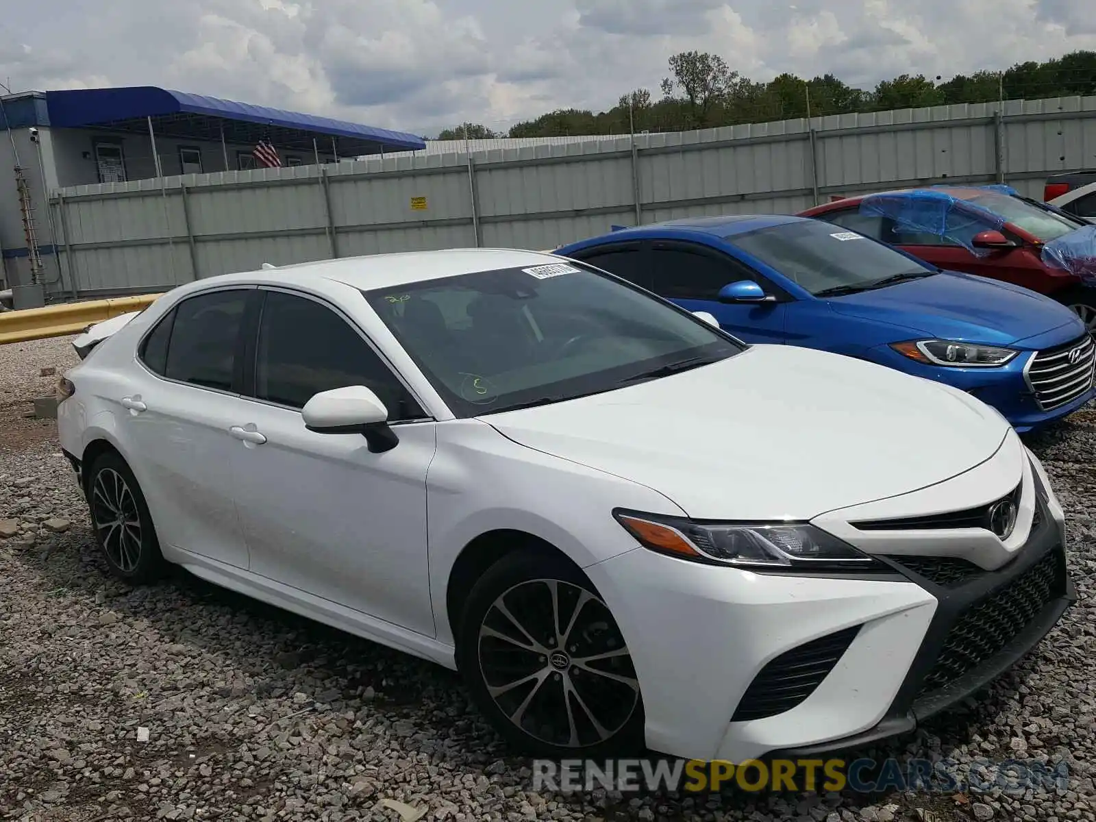 1 Photograph of a damaged car 4T1B11HK9KU160502 TOYOTA CAMRY 2019