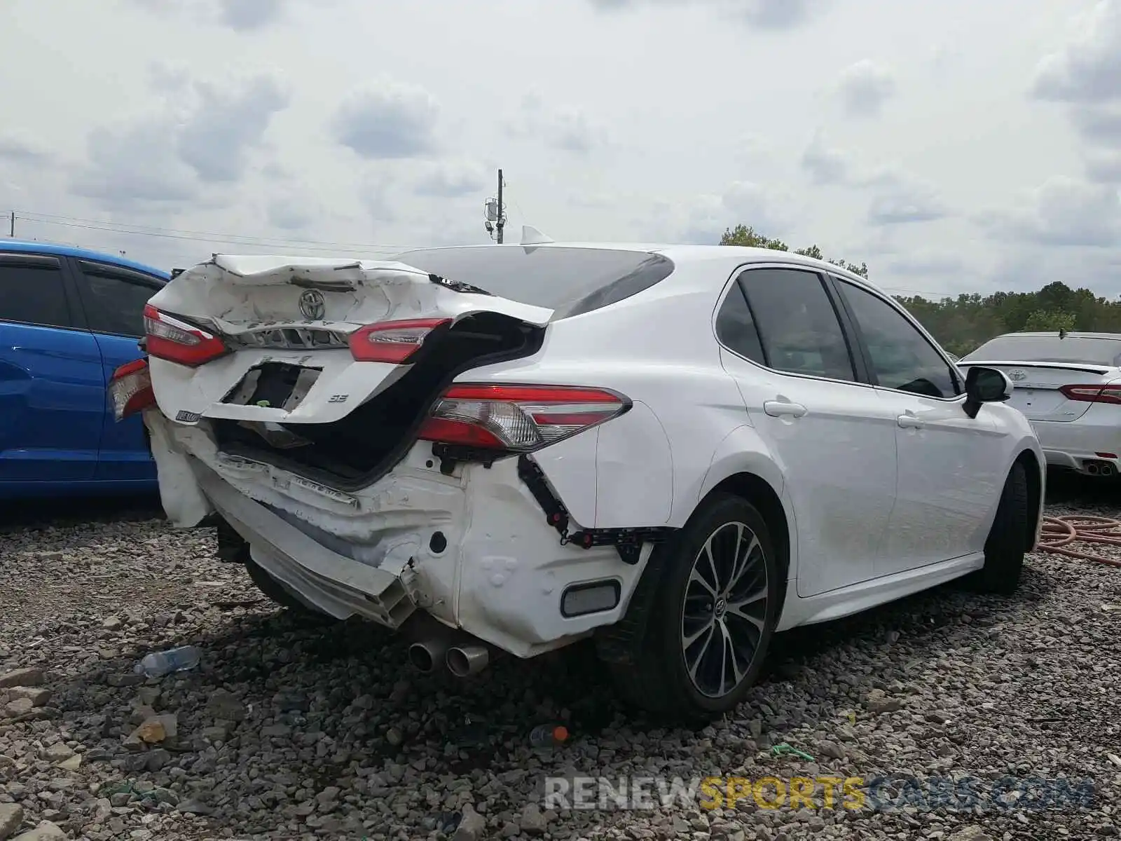 4 Фотография поврежденного автомобиля 4T1B11HK9KU160502 TOYOTA CAMRY 2019