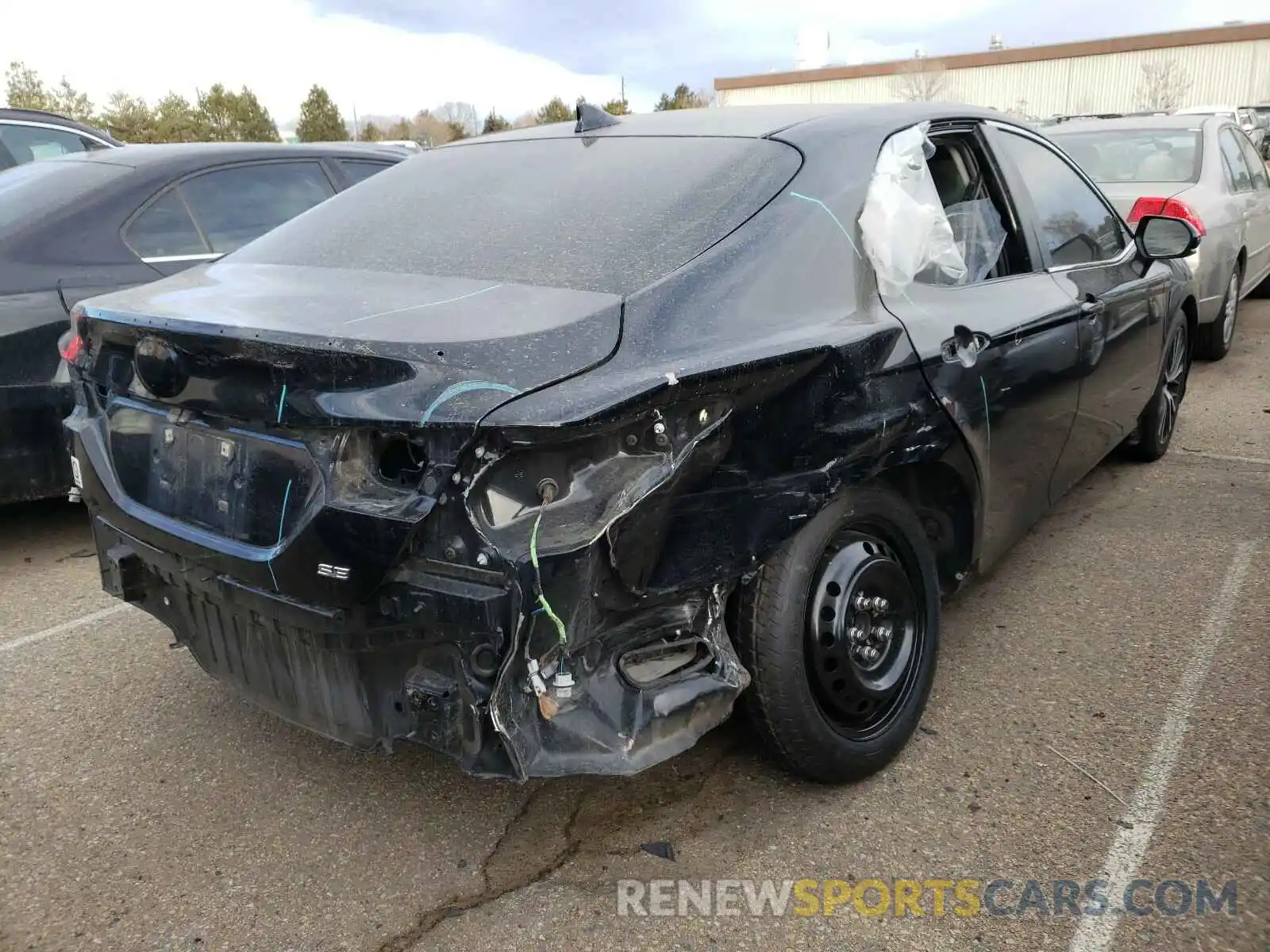 4 Photograph of a damaged car 4T1B11HK9KU161262 TOYOTA CAMRY 2019