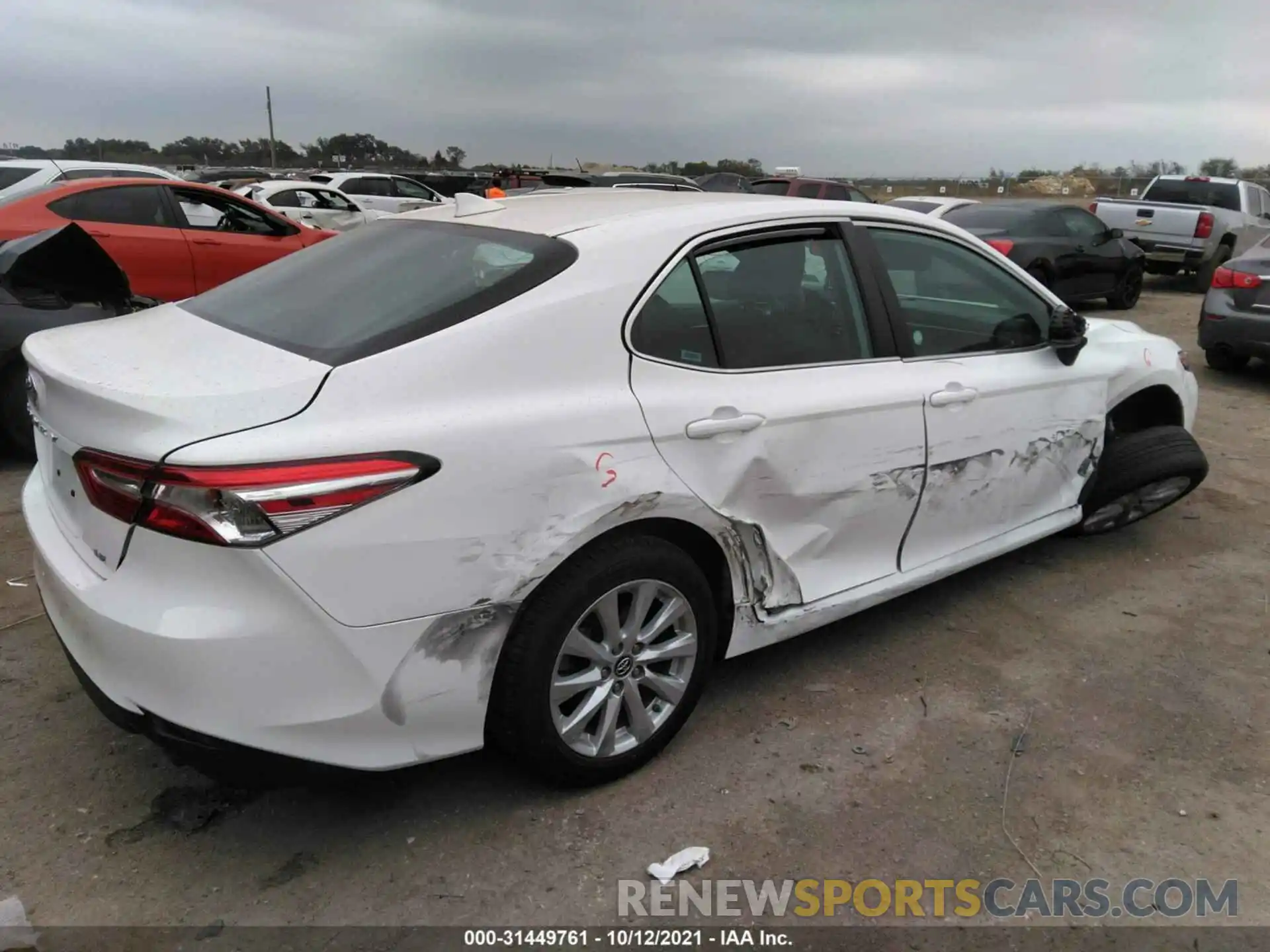 6 Photograph of a damaged car 4T1B11HK9KU166171 TOYOTA CAMRY 2019