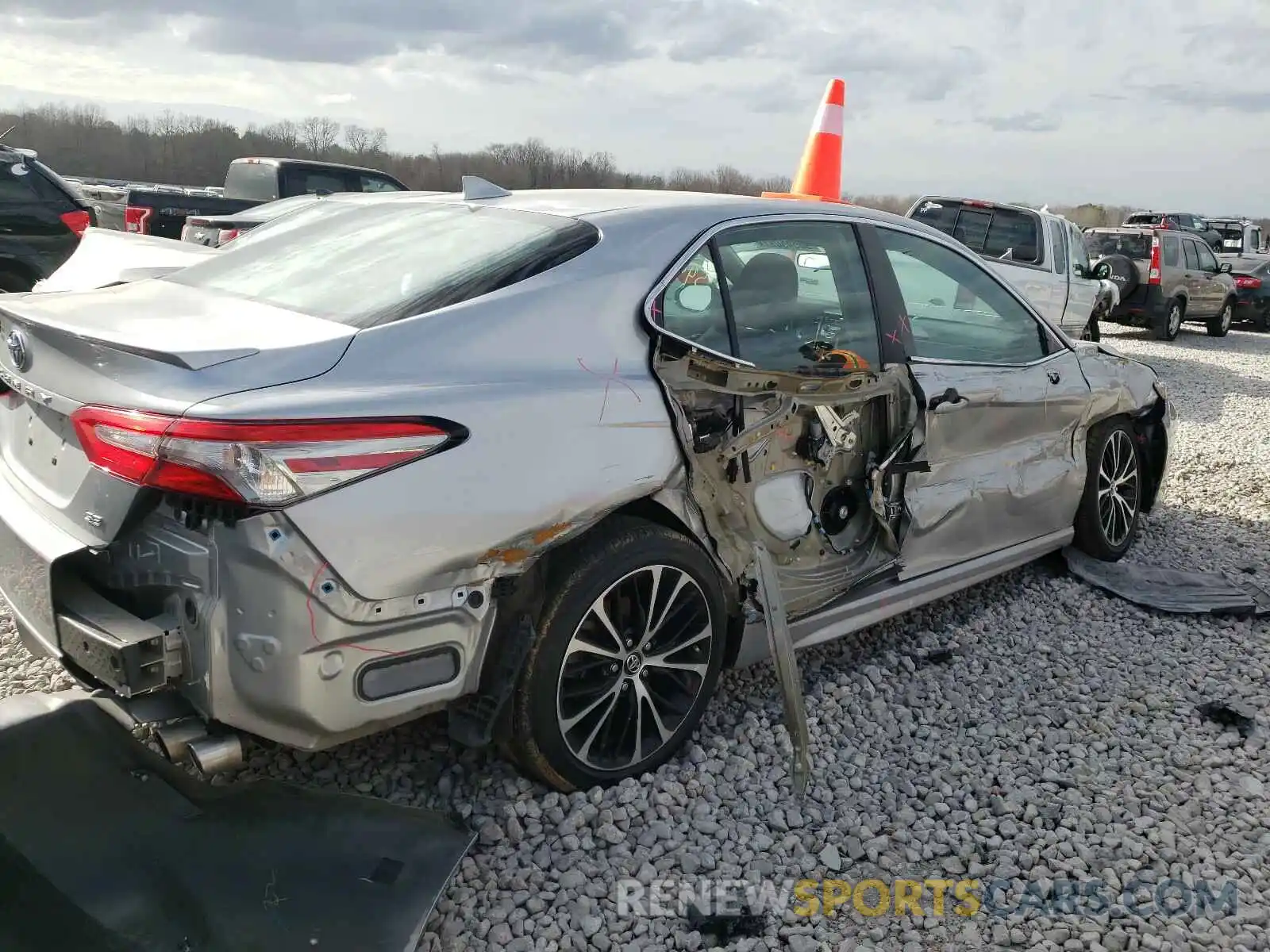4 Фотография поврежденного автомобиля 4T1B11HK9KU167871 TOYOTA CAMRY 2019