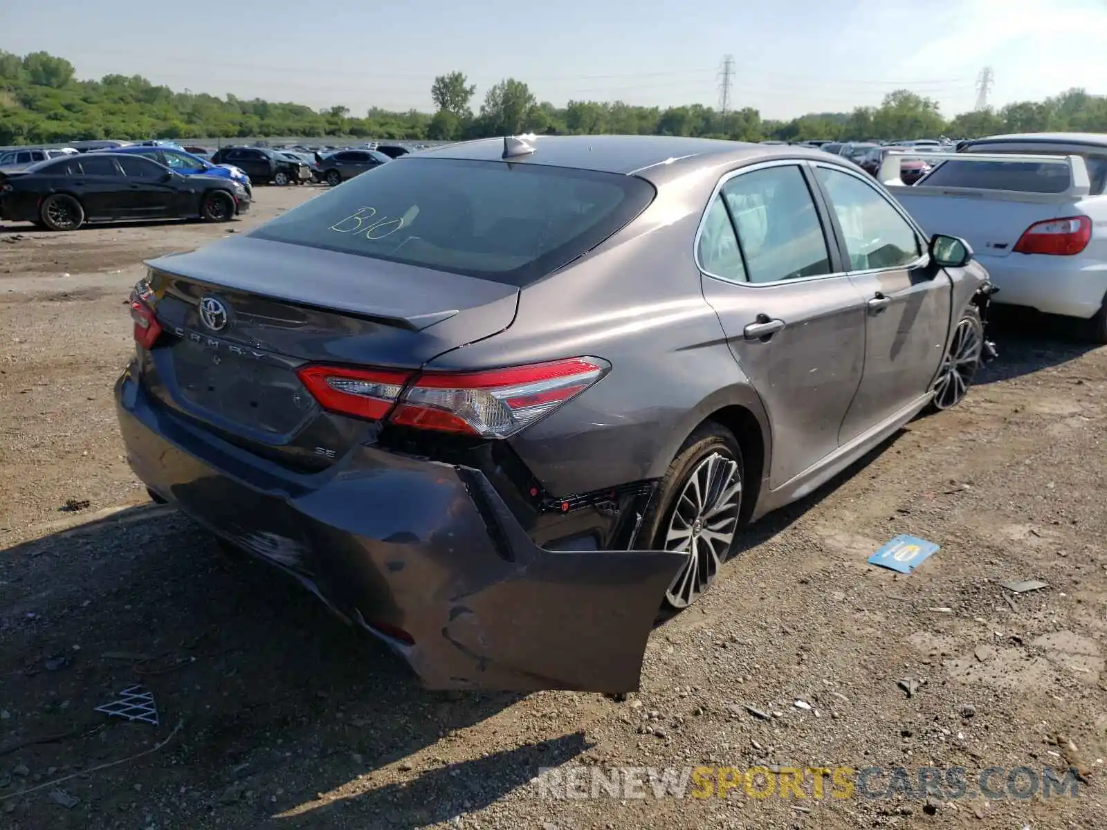 4 Фотография поврежденного автомобиля 4T1B11HK9KU168079 TOYOTA CAMRY 2019