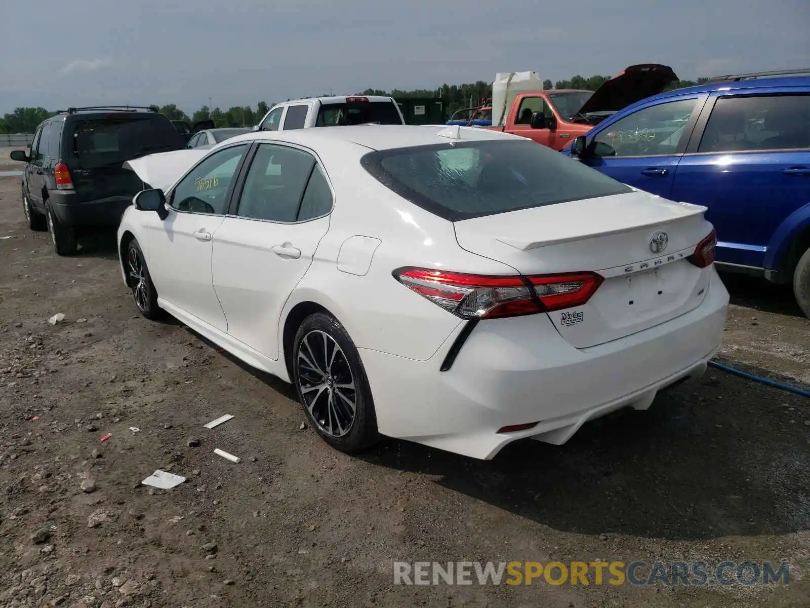 3 Photograph of a damaged car 4T1B11HK9KU168566 TOYOTA CAMRY 2019