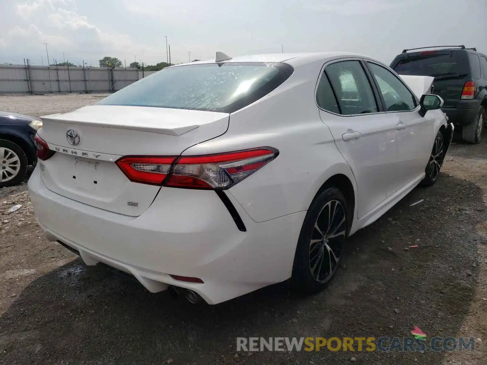 4 Photograph of a damaged car 4T1B11HK9KU168566 TOYOTA CAMRY 2019