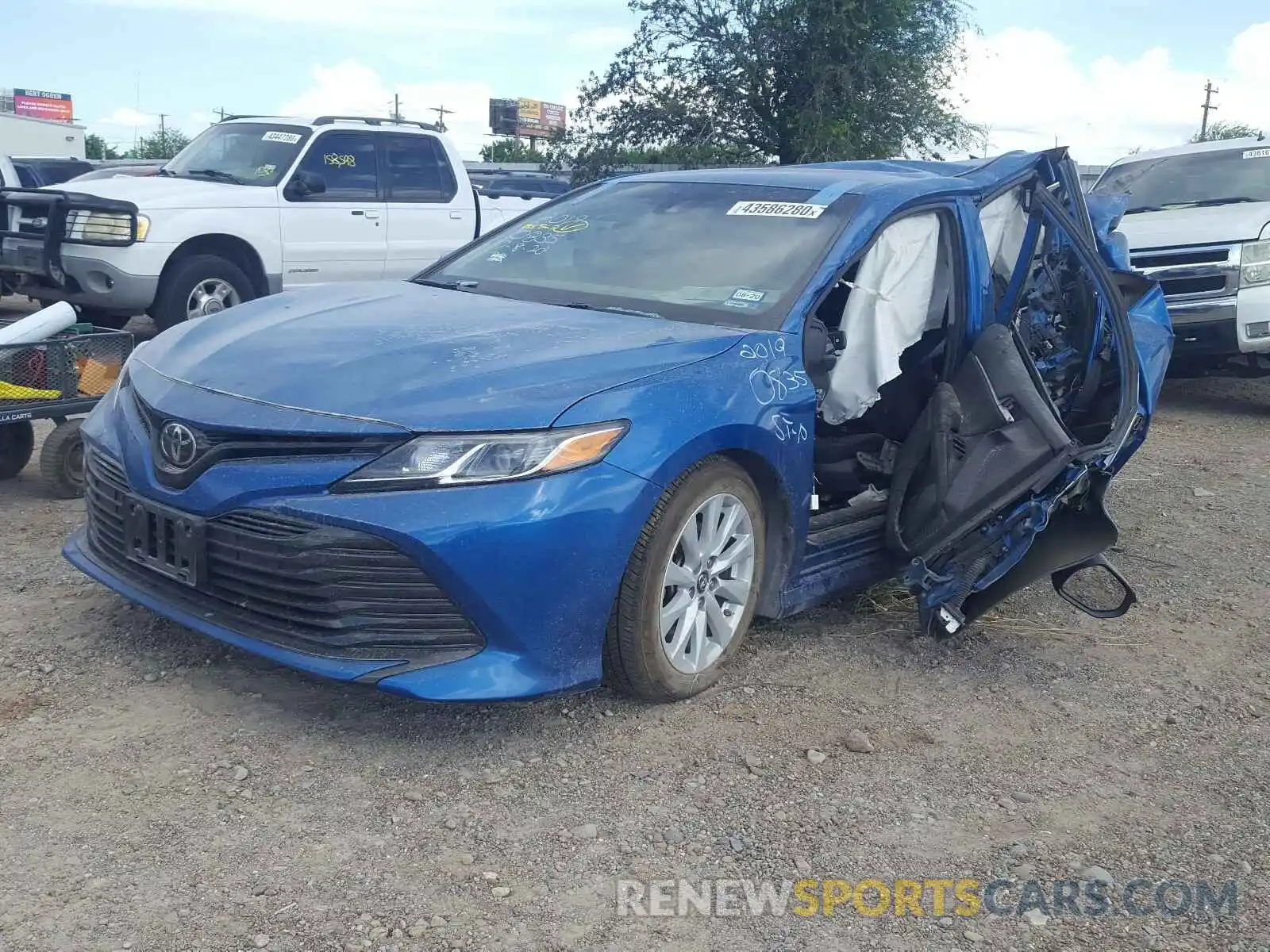 2 Photograph of a damaged car 4T1B11HK9KU170835 TOYOTA CAMRY 2019