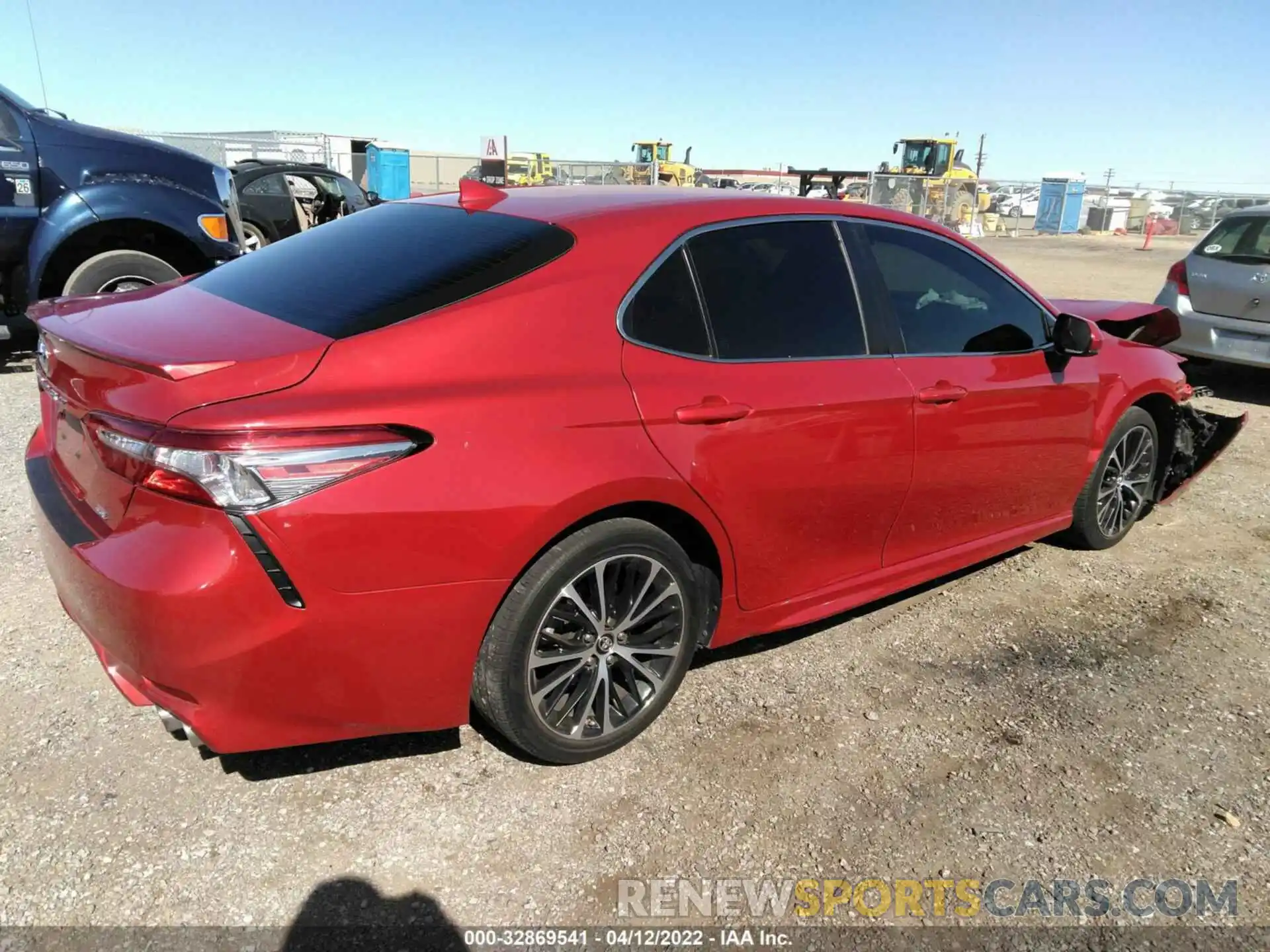 4 Фотография поврежденного автомобиля 4T1B11HK9KU173752 TOYOTA CAMRY 2019