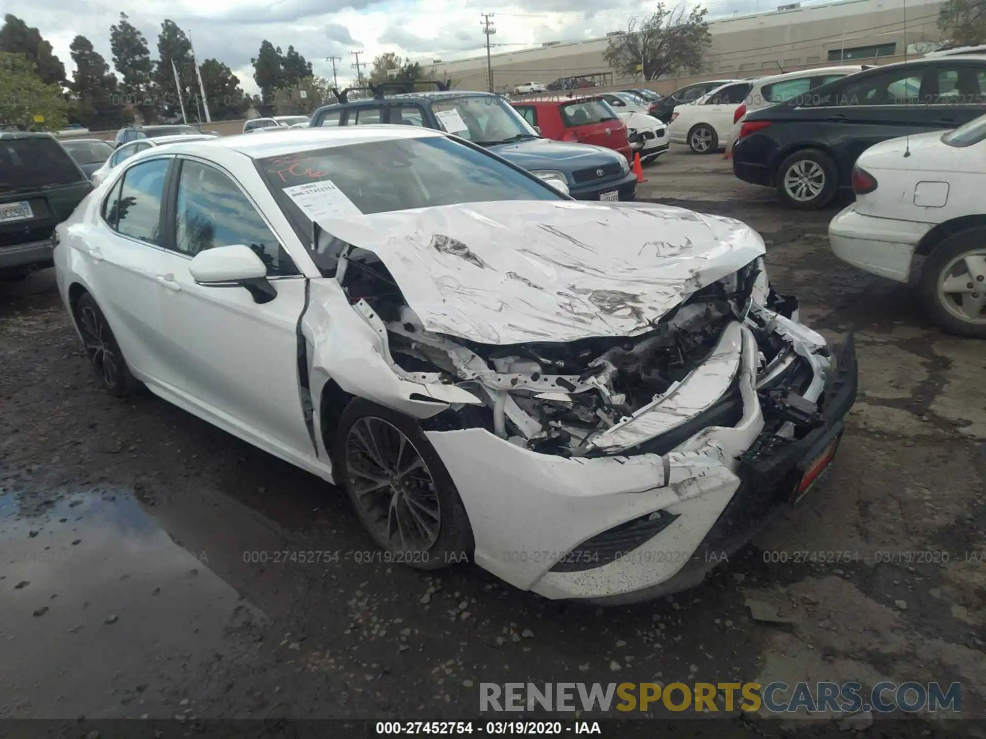 1 Photograph of a damaged car 4T1B11HK9KU174402 TOYOTA CAMRY 2019