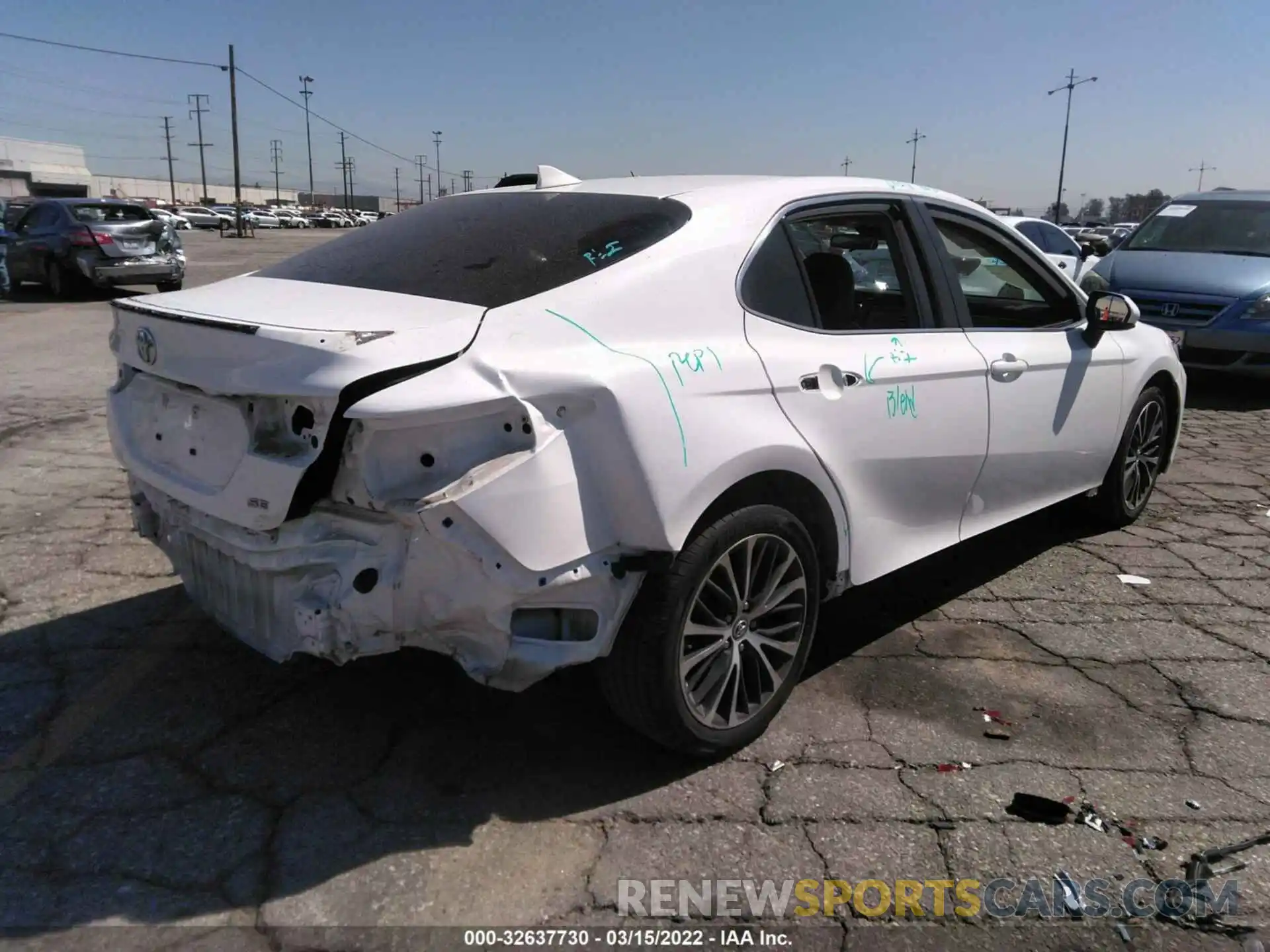 4 Фотография поврежденного автомобиля 4T1B11HK9KU174917 TOYOTA CAMRY 2019