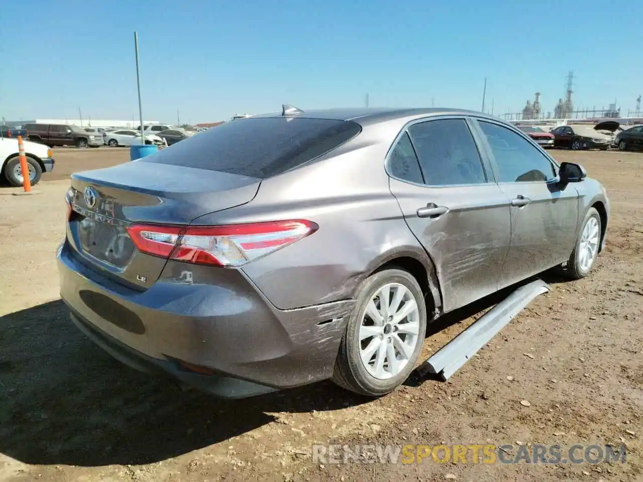 4 Фотография поврежденного автомобиля 4T1B11HK9KU176649 TOYOTA CAMRY 2019