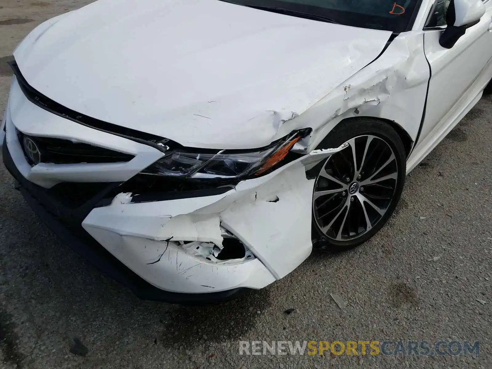 9 Photograph of a damaged car 4T1B11HK9KU177073 TOYOTA CAMRY 2019