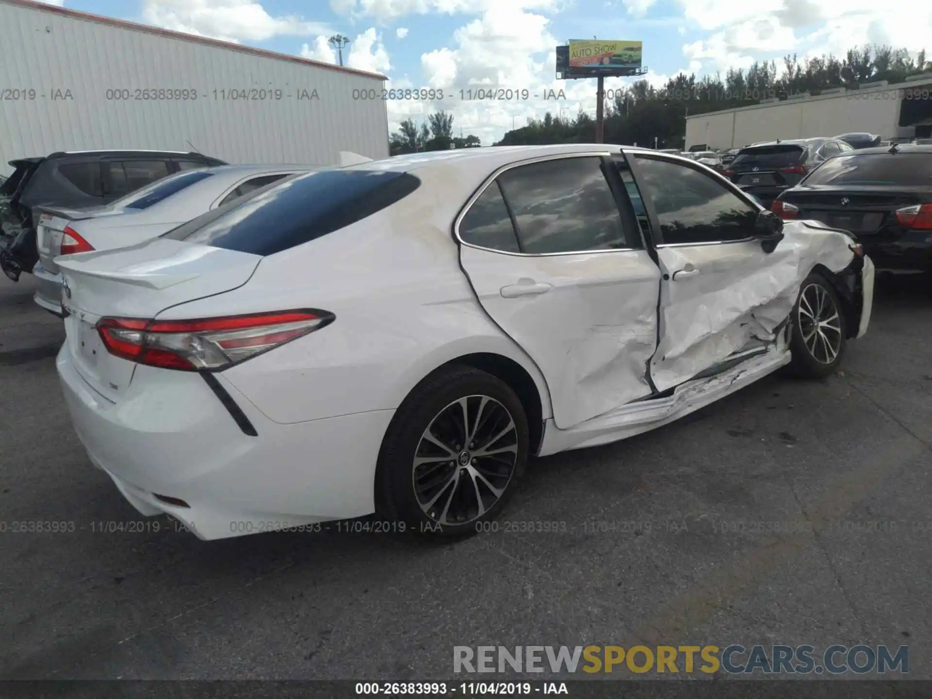 4 Photograph of a damaged car 4T1B11HK9KU180488 TOYOTA CAMRY 2019