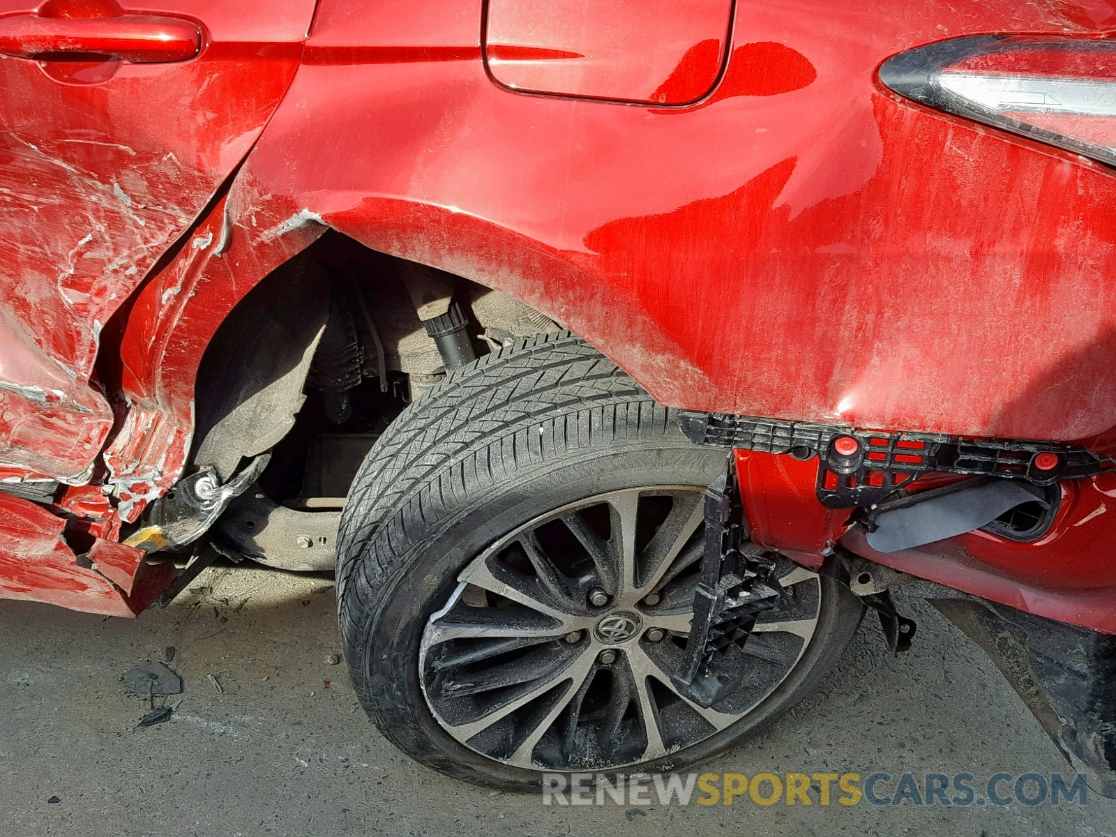 9 Photograph of a damaged car 4T1B11HK9KU182435 TOYOTA CAMRY 2019