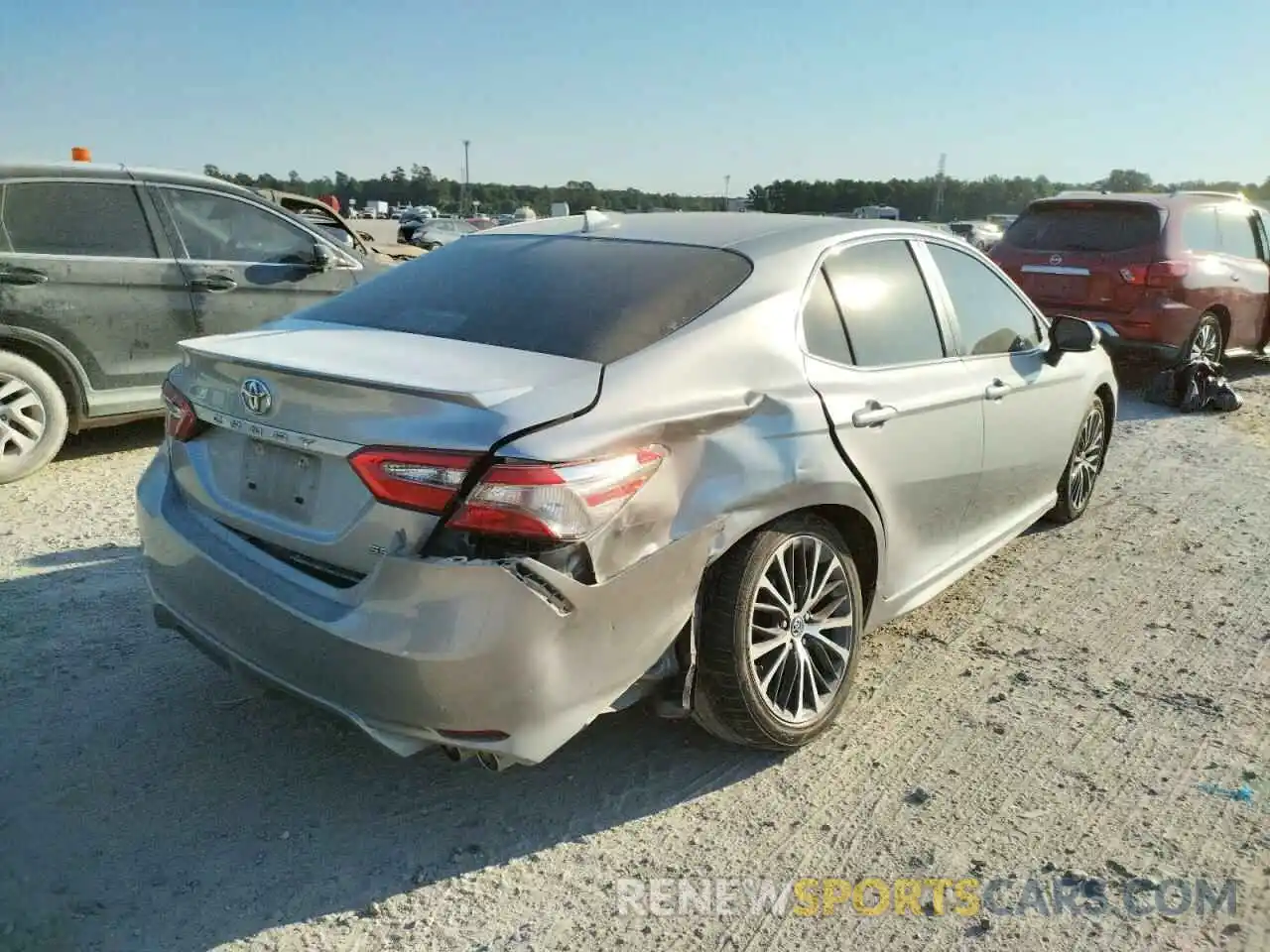 4 Фотография поврежденного автомобиля 4T1B11HK9KU185190 TOYOTA CAMRY 2019