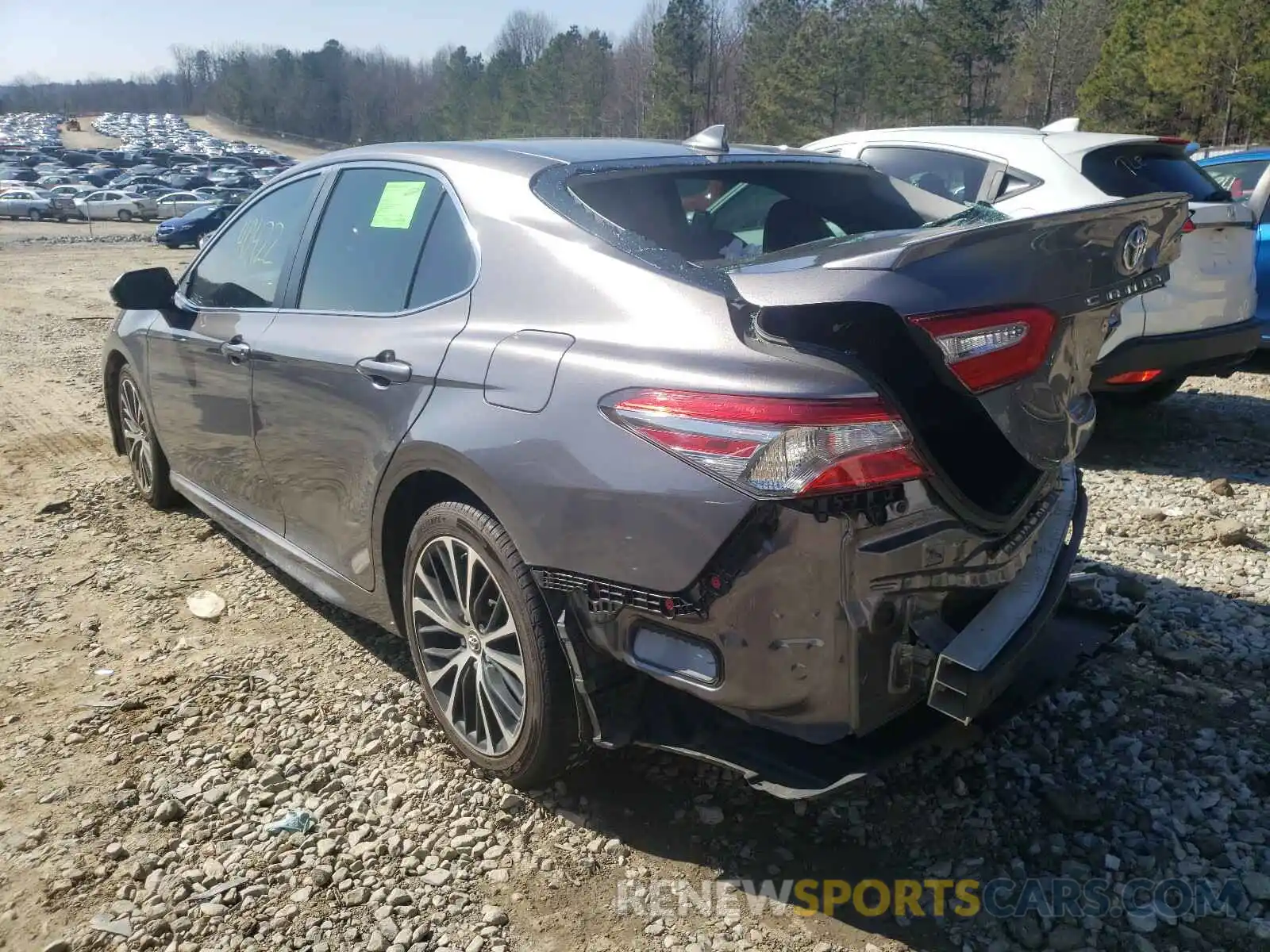 3 Photograph of a damaged car 4T1B11HK9KU186260 TOYOTA CAMRY 2019