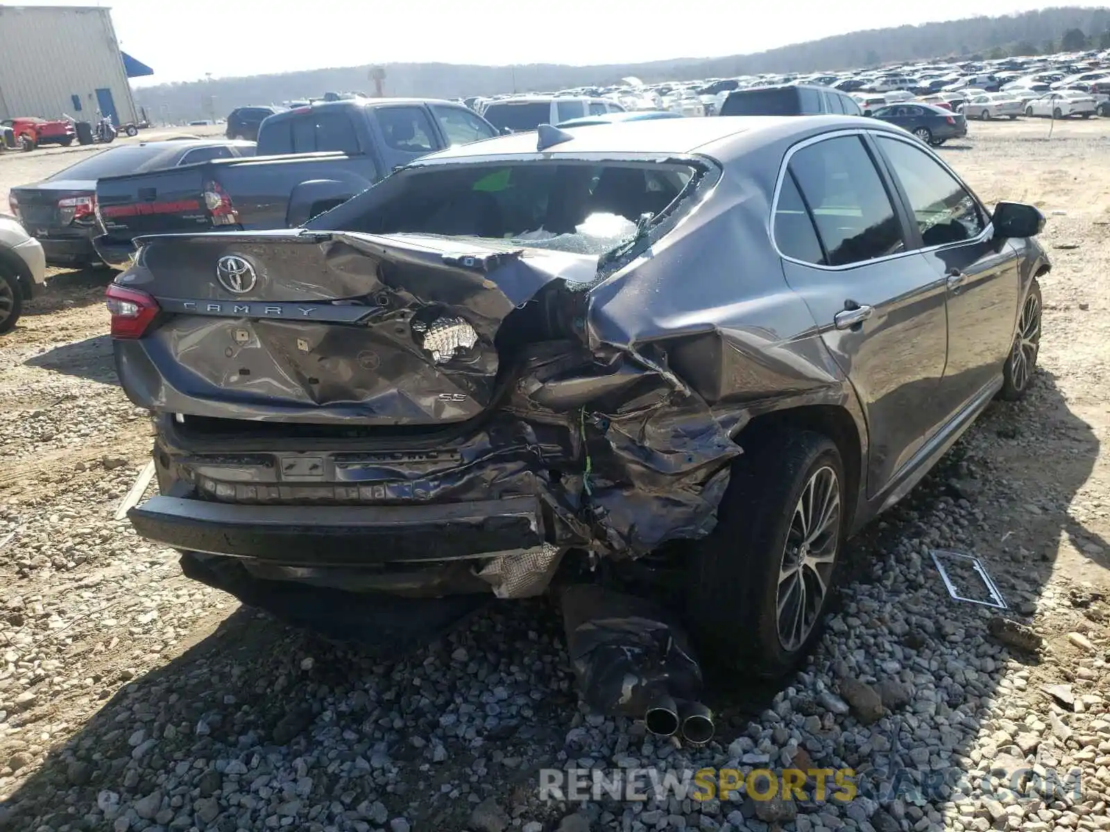 4 Photograph of a damaged car 4T1B11HK9KU186260 TOYOTA CAMRY 2019